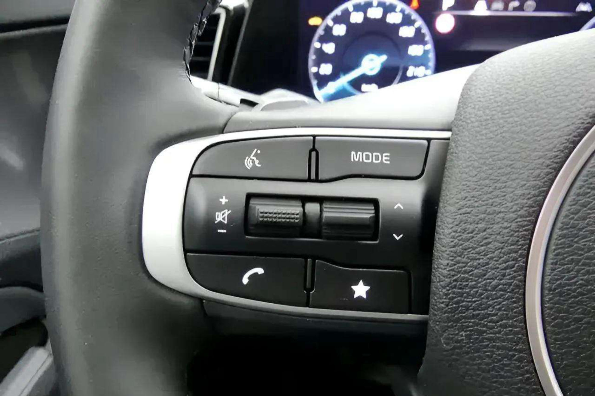 Kia Sportage 1.6 T-GDi HEV Tech 4x2 - foto 14