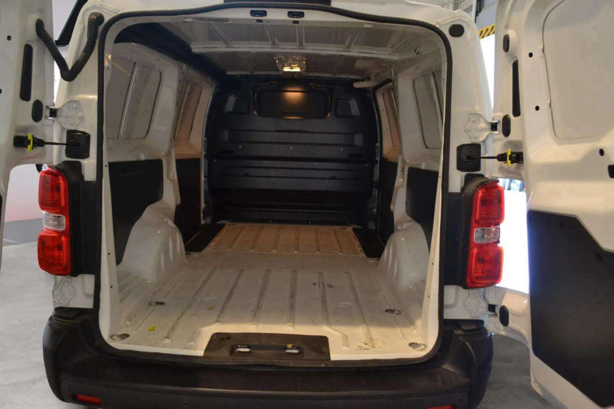 Citroën Jumpy Furgón Talla XL BlueHDi 100 - foto 11