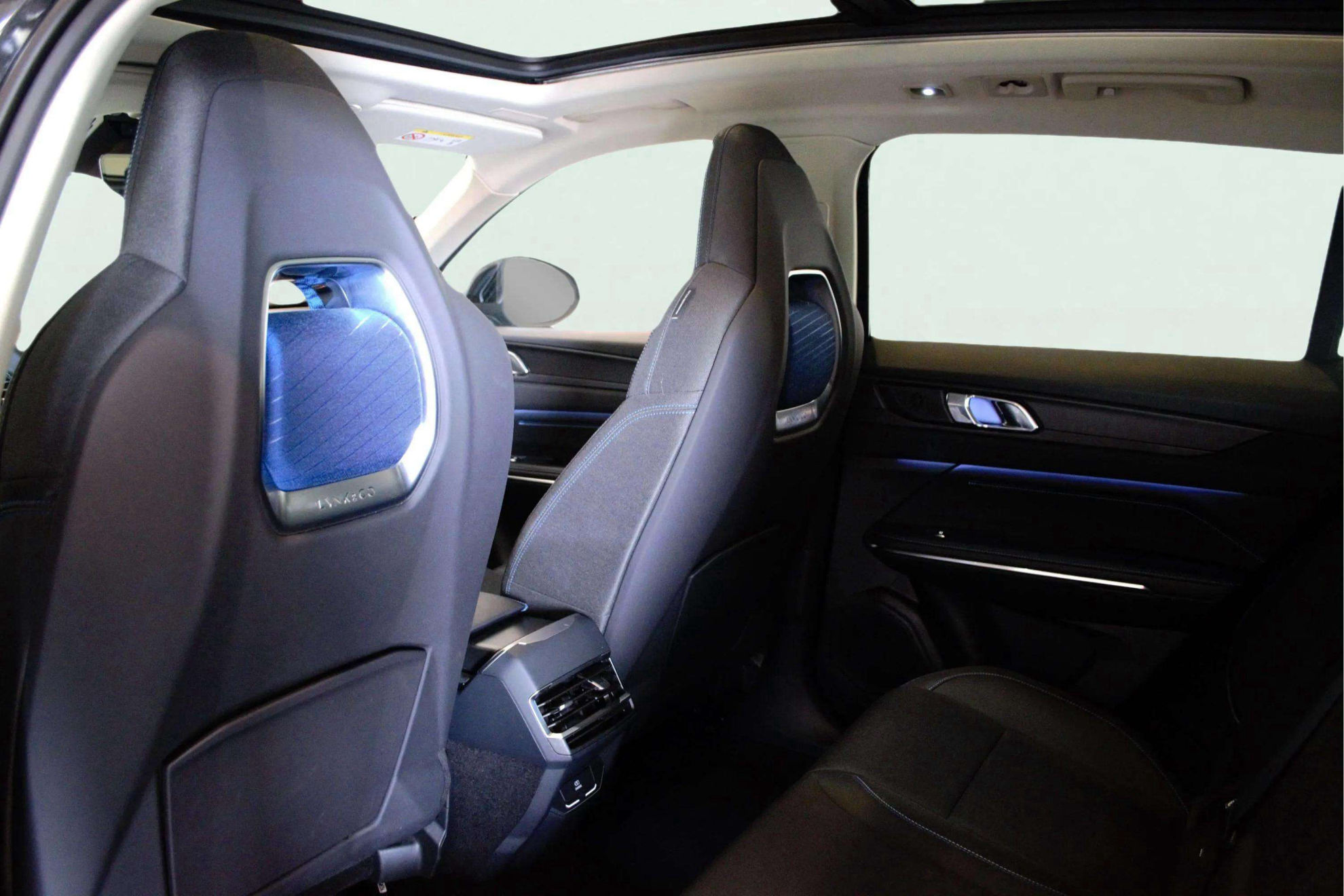 Lynk & Co 01 1.5 PHEV - foto 11