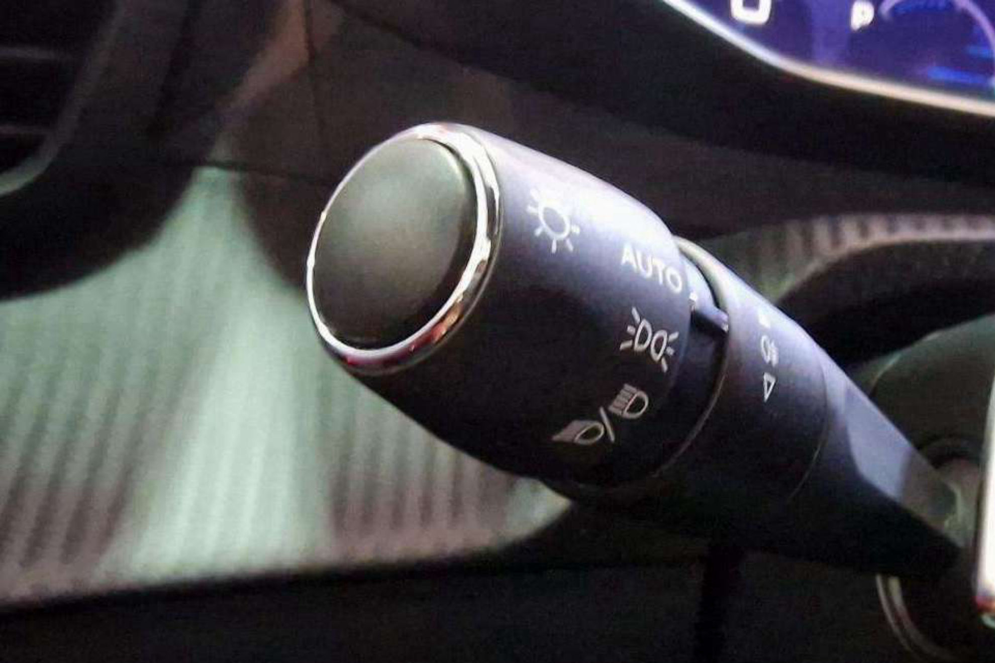 Peugeot 208 GT Hybrid 136 eDCS6 - foto 19