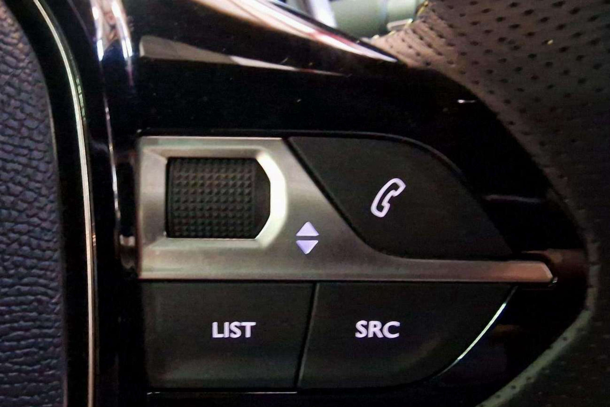 Peugeot 208 GT Hybrid 136 eDCS6 - foto 22