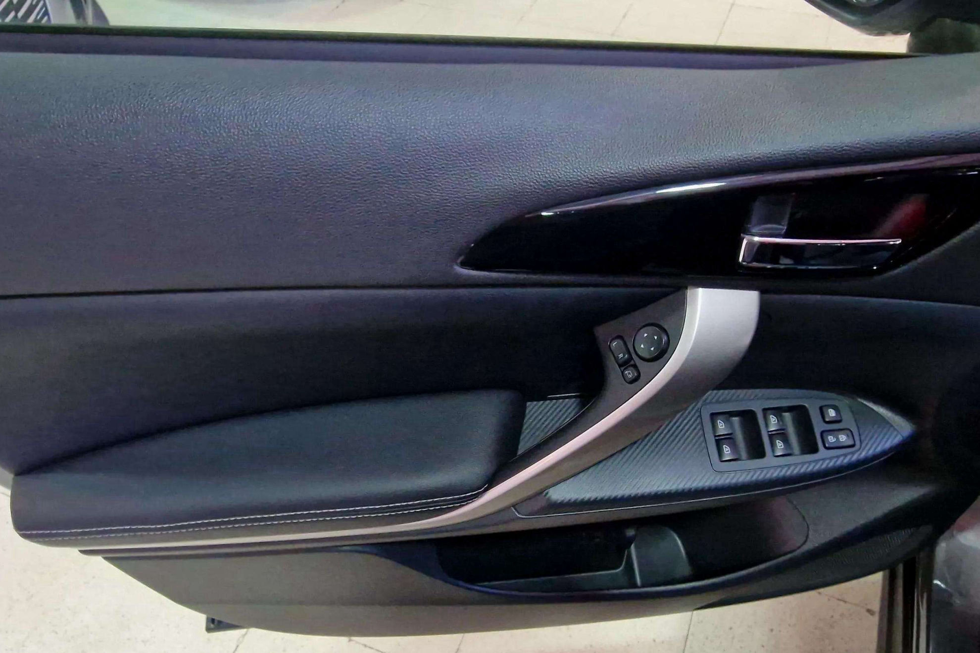 Mitsubishi Eclipse Cross PHEV Kaiteki 4WD - foto 11