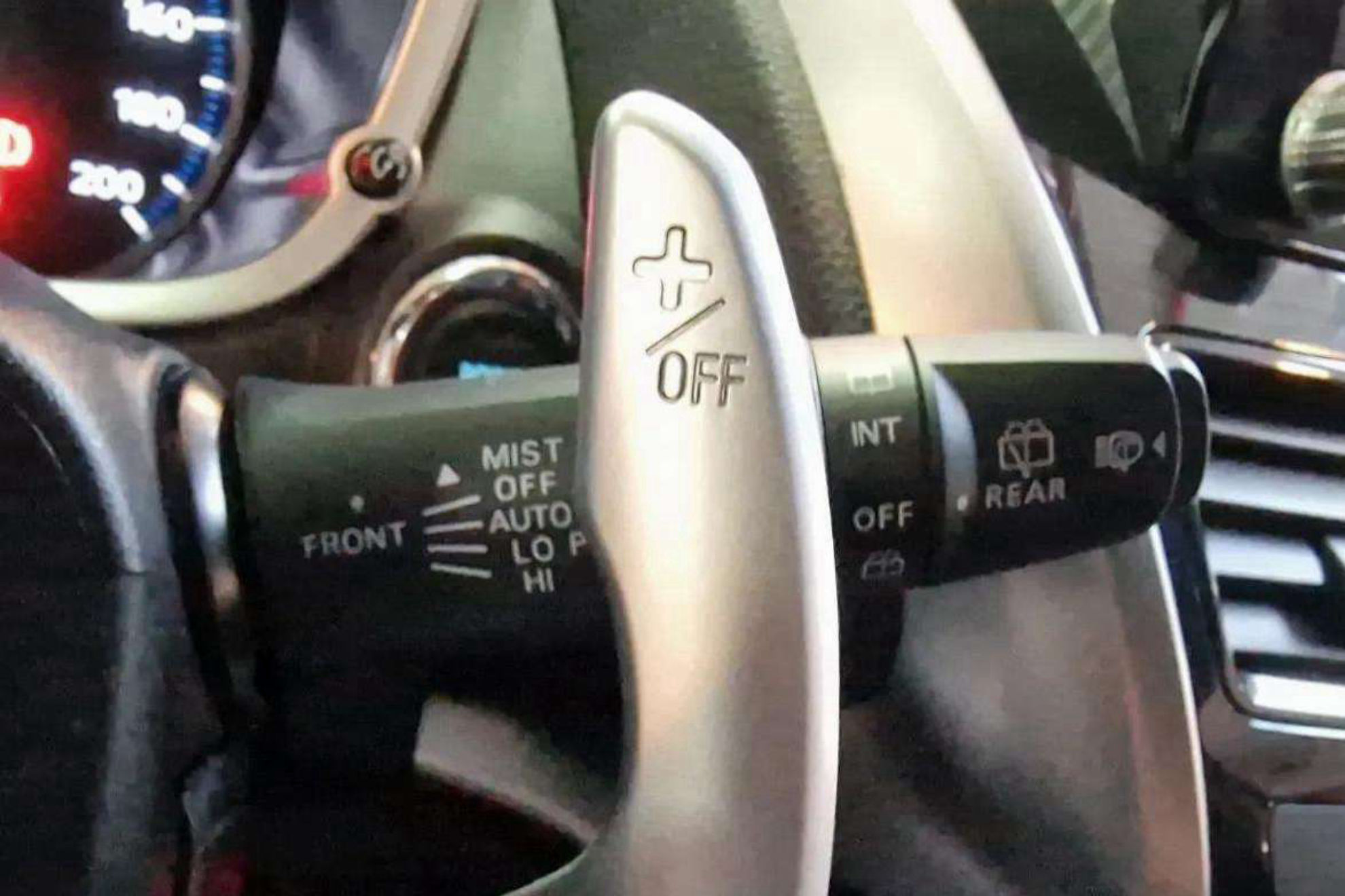 Mitsubishi Eclipse Cross PHEV Kaiteki 4WD - foto 18