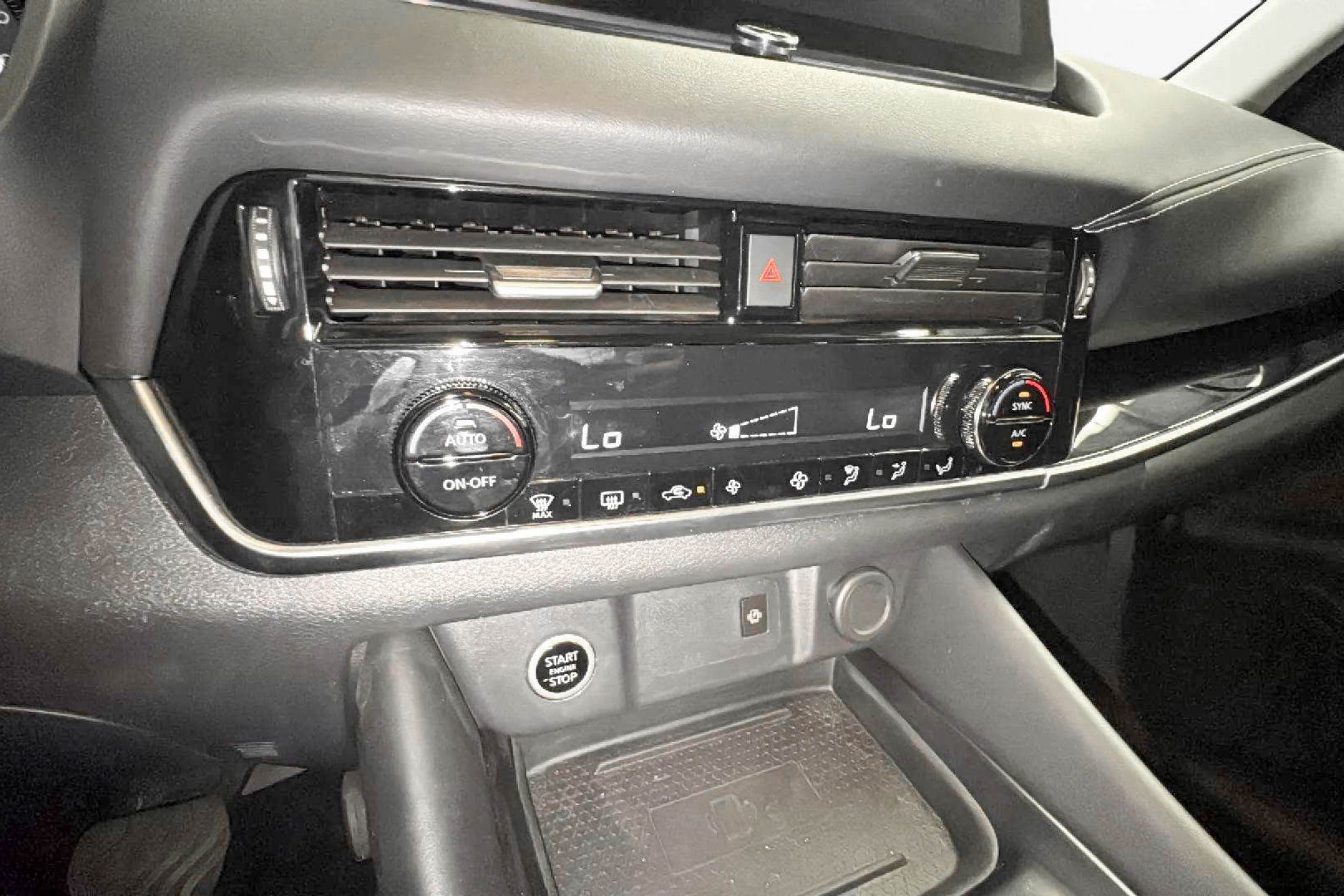 Nissan Qashqai DIG-T Xtronic N-Connecta - foto 30