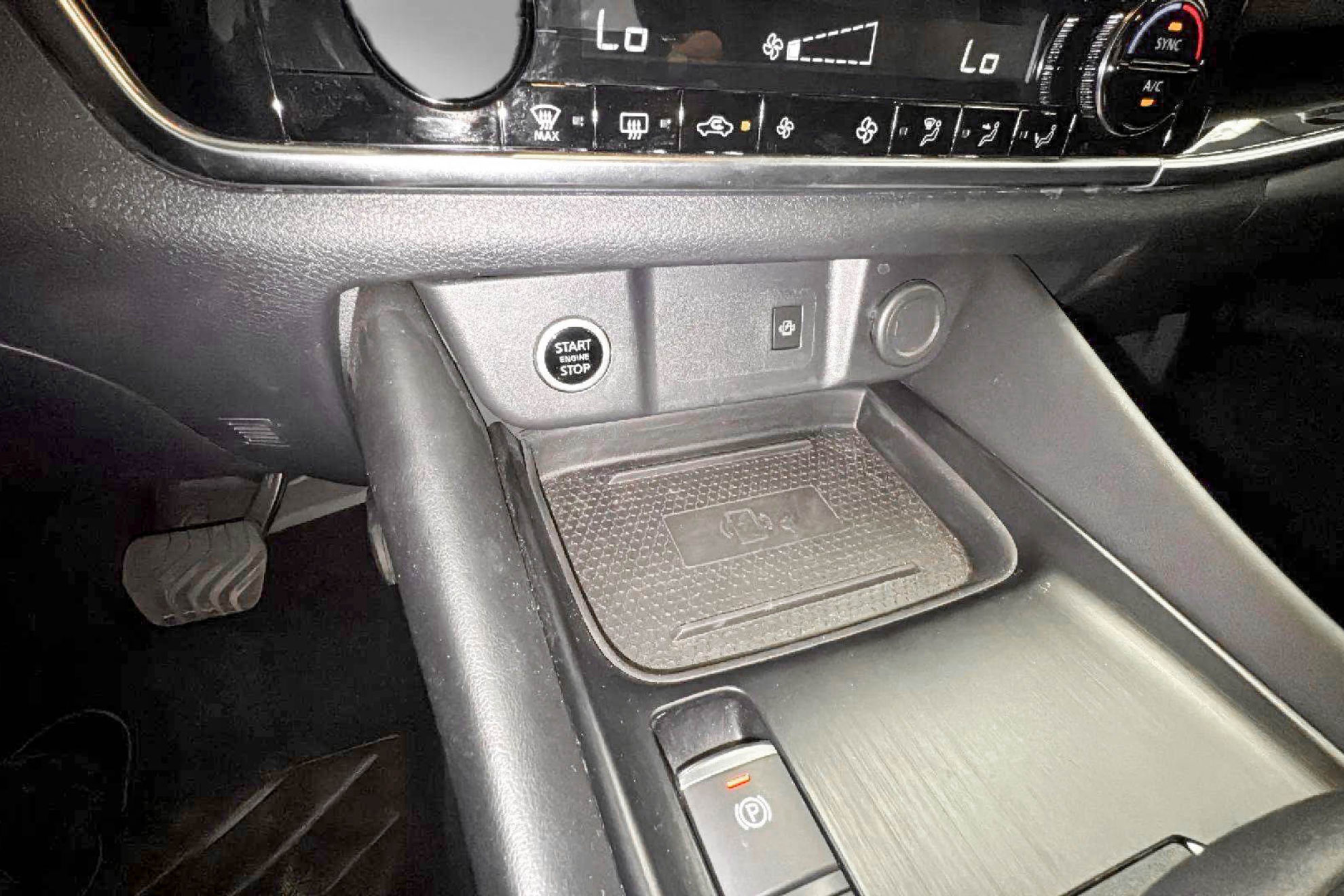 Nissan Qashqai DIG-T Xtronic N-Connecta - foto 31