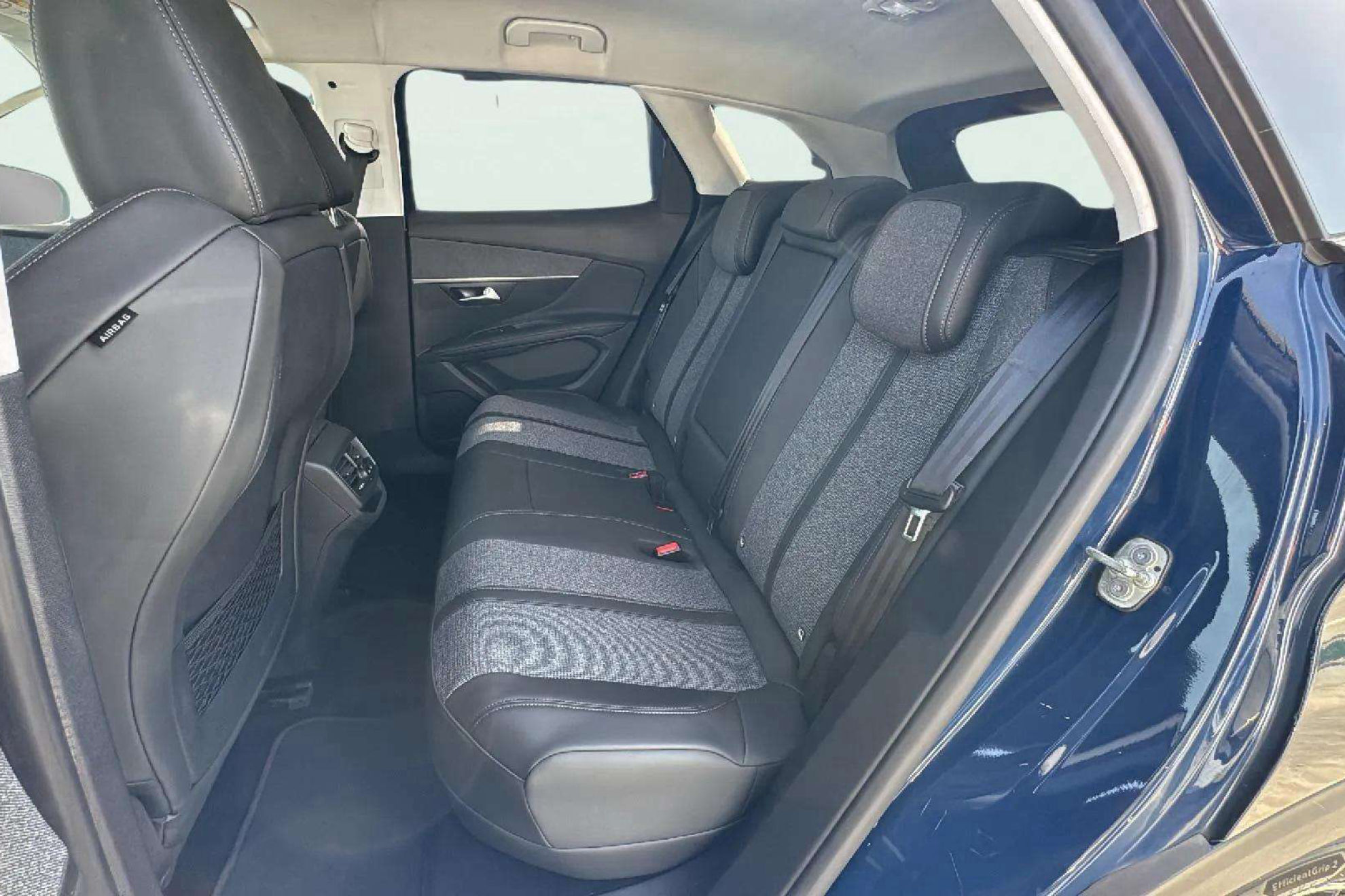 Peugeot 3008 Hybrid 225 e-EAT8 Allure - foto 12