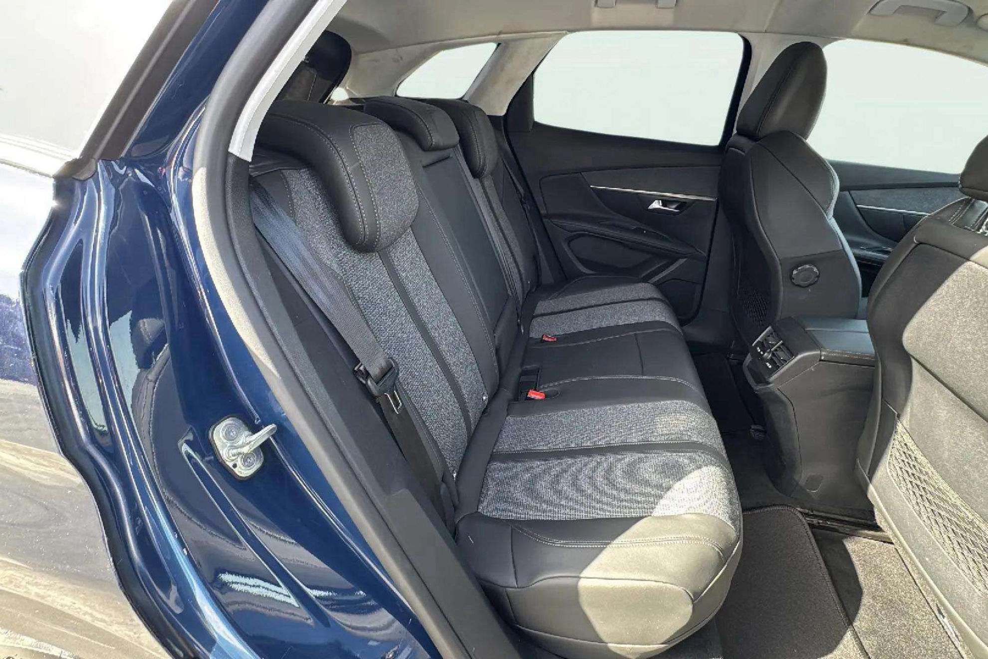 Peugeot 3008 Hybrid 225 e-EAT8 Allure - foto 15