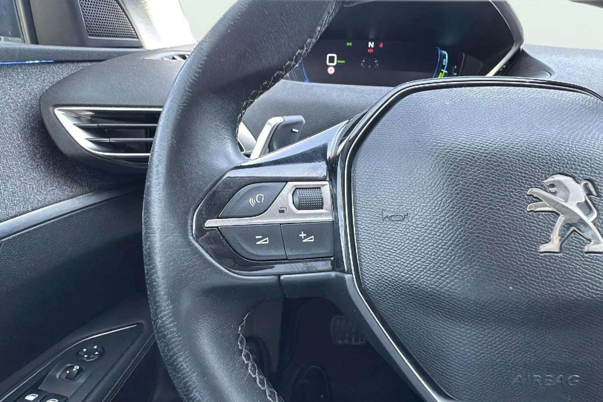 Peugeot 3008 Hybrid 225 e-EAT8 Allure - foto 21