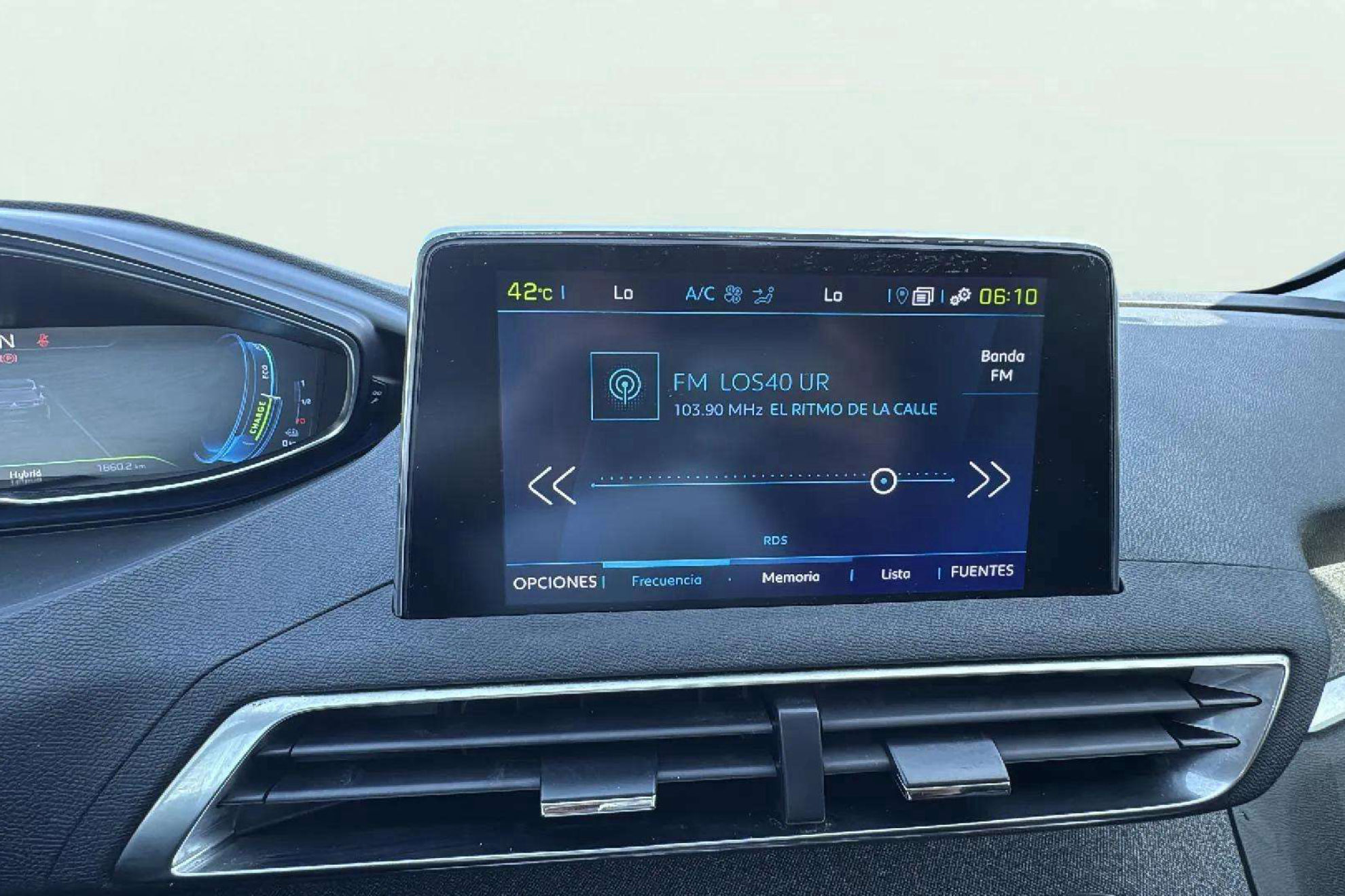 Peugeot 3008 Hybrid 225 e-EAT8 Allure - foto 27