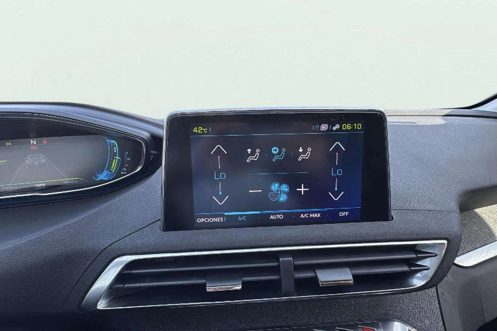Peugeot 3008 Hybrid 225 e-EAT8 Allure - foto 26