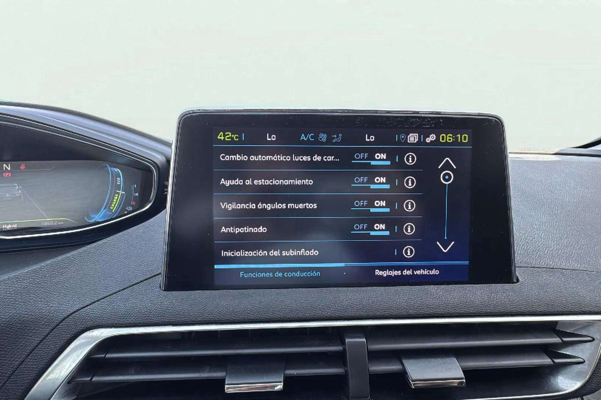 Peugeot 3008 Hybrid 225 e-EAT8 Allure - foto 29