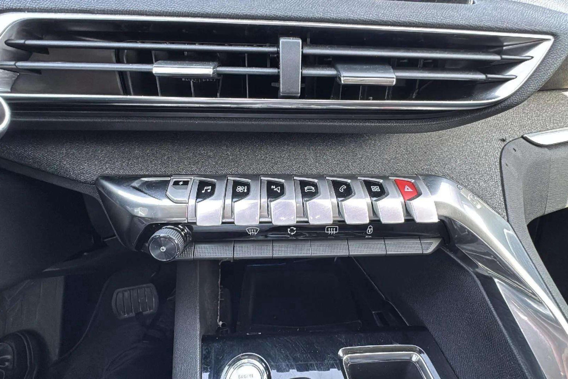 Peugeot 3008 Hybrid 225 e-EAT8 Allure - foto 33