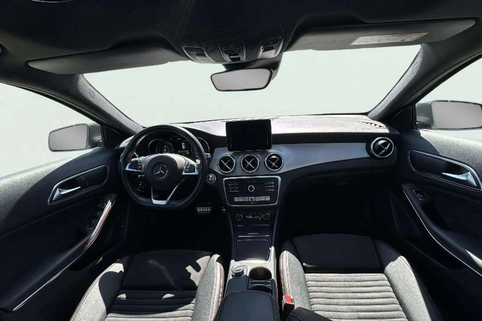 Mercedes-Benz GLA 200d - foto 19