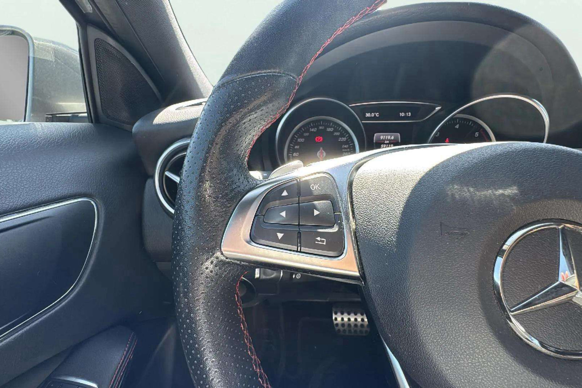 Mercedes-Benz GLA 200d - foto 23
