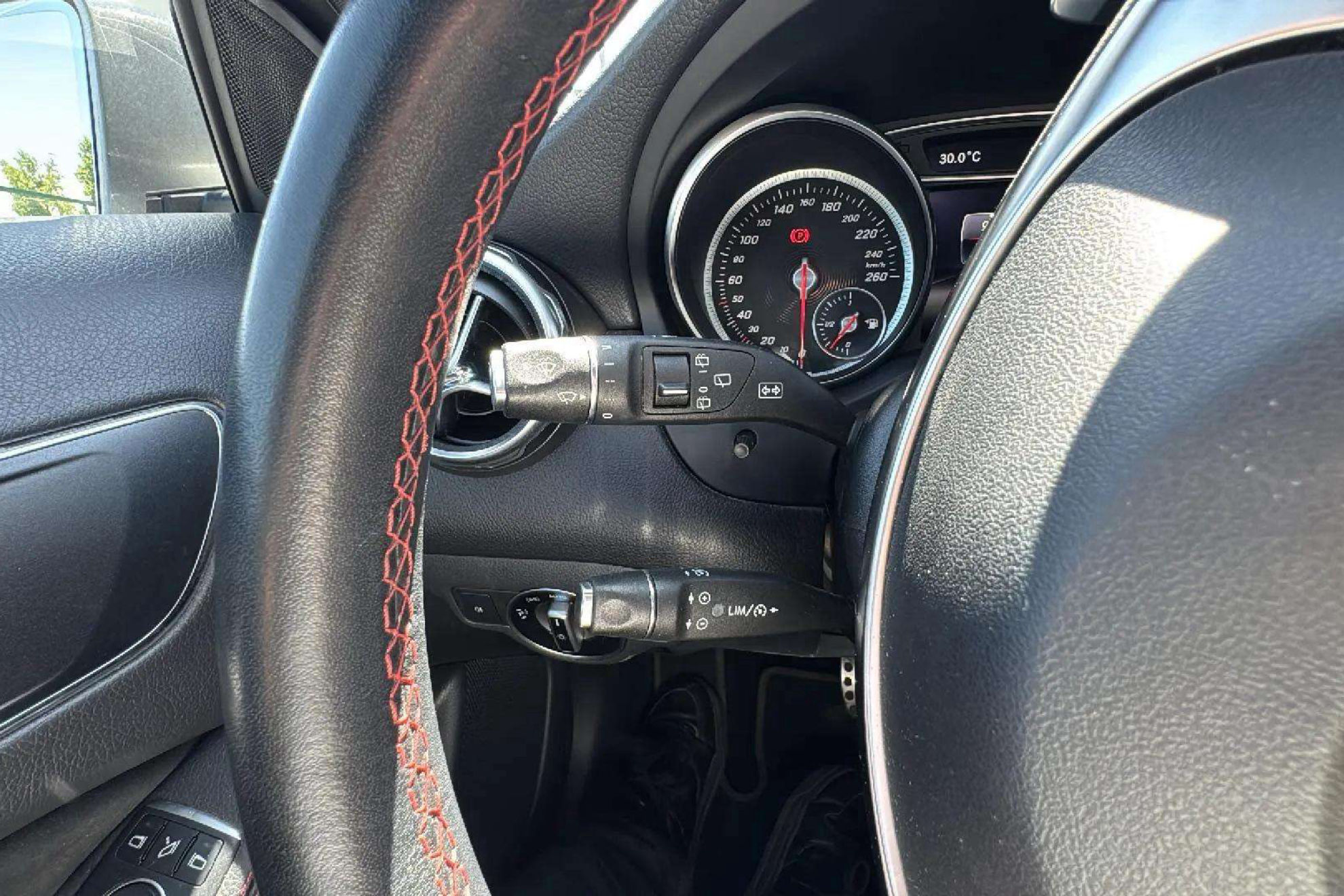 Mercedes-Benz GLA 200d - foto 25