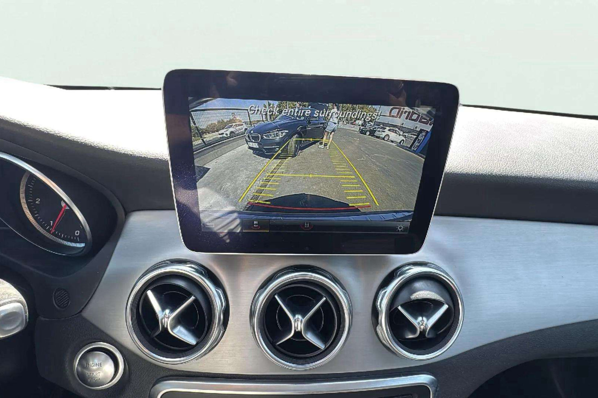 Mercedes-Benz GLA 200d - foto 30