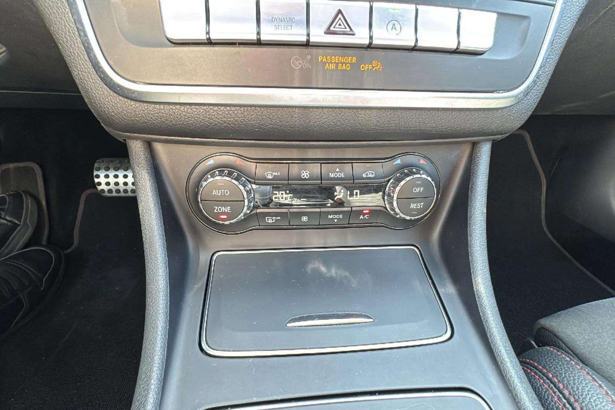 Mercedes-Benz GLA 200d - foto 32