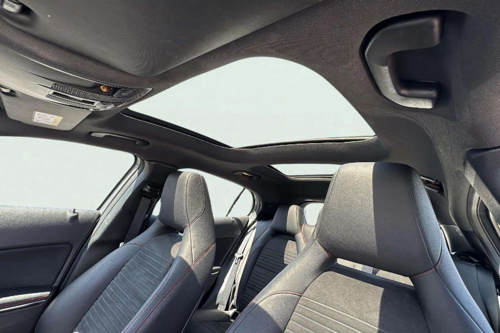 Mercedes-Benz GLA 200d - foto 37