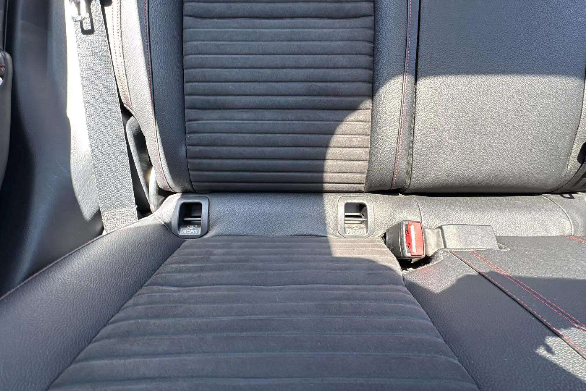 Mercedes-Benz GLA 200d - foto 35
