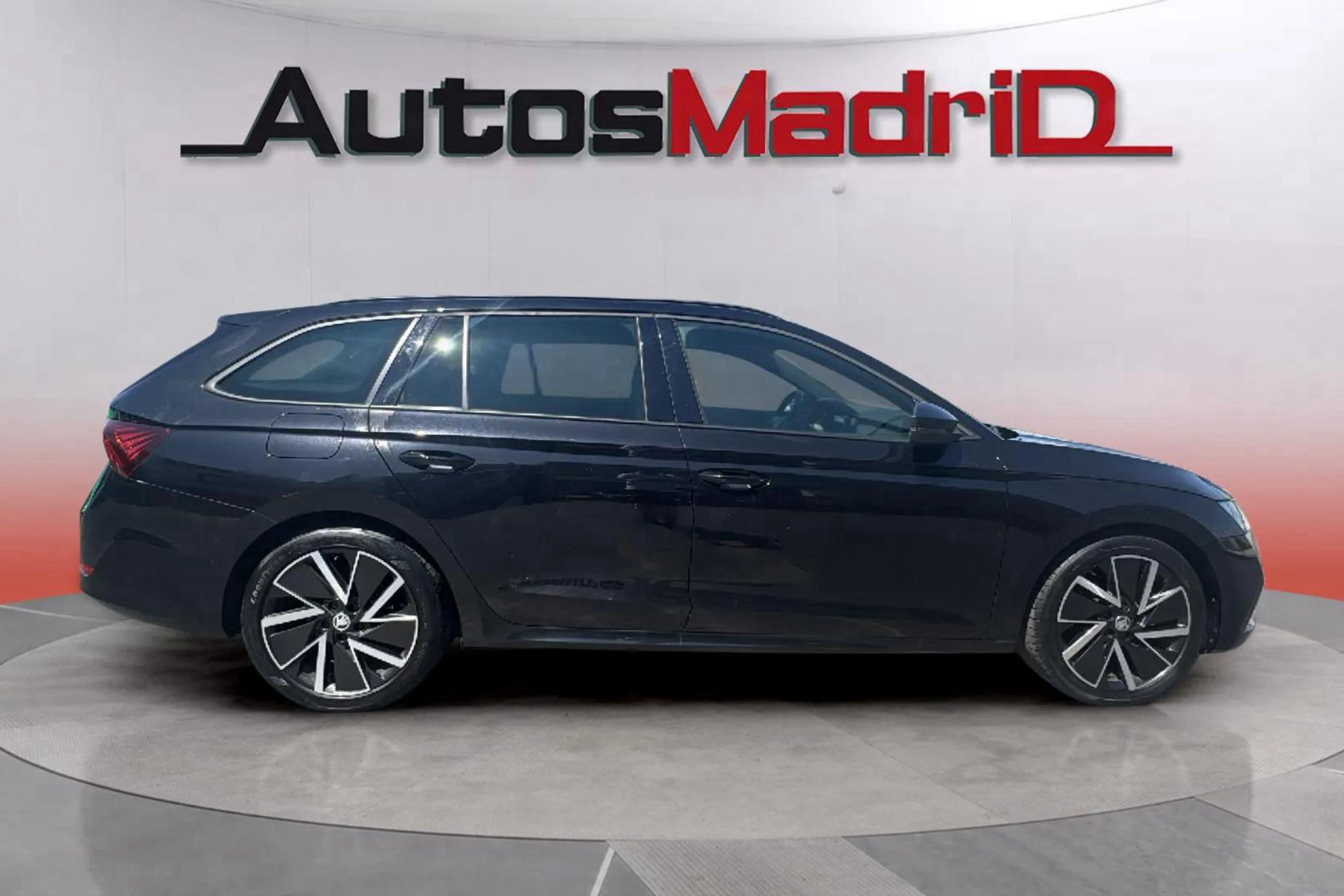 Škoda Octavia 2.0 TDI DSG Style - foto 8