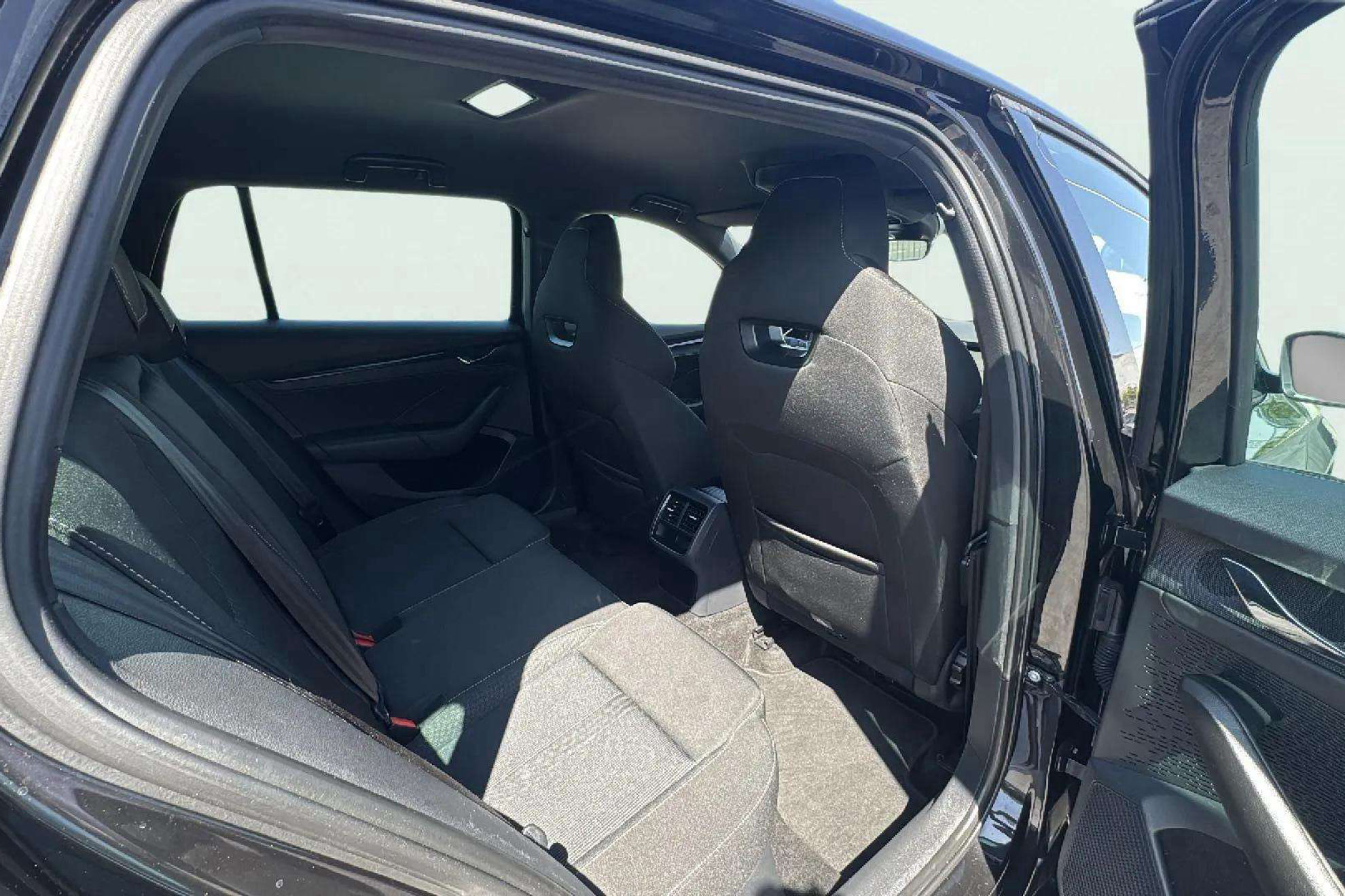 Škoda Octavia 2.0 TDI DSG Style - foto 17