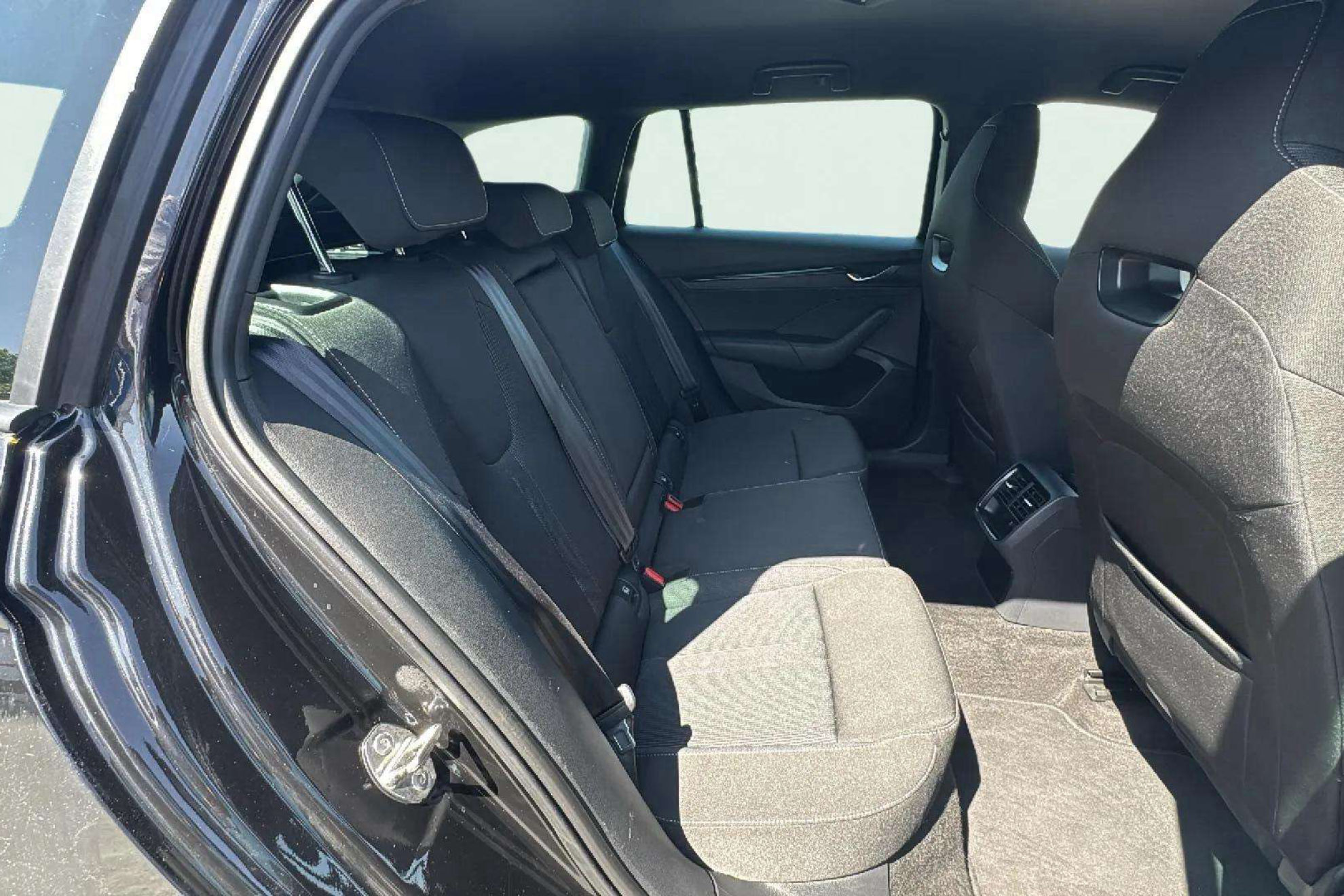Škoda Octavia 2.0 TDI DSG Style - foto 18