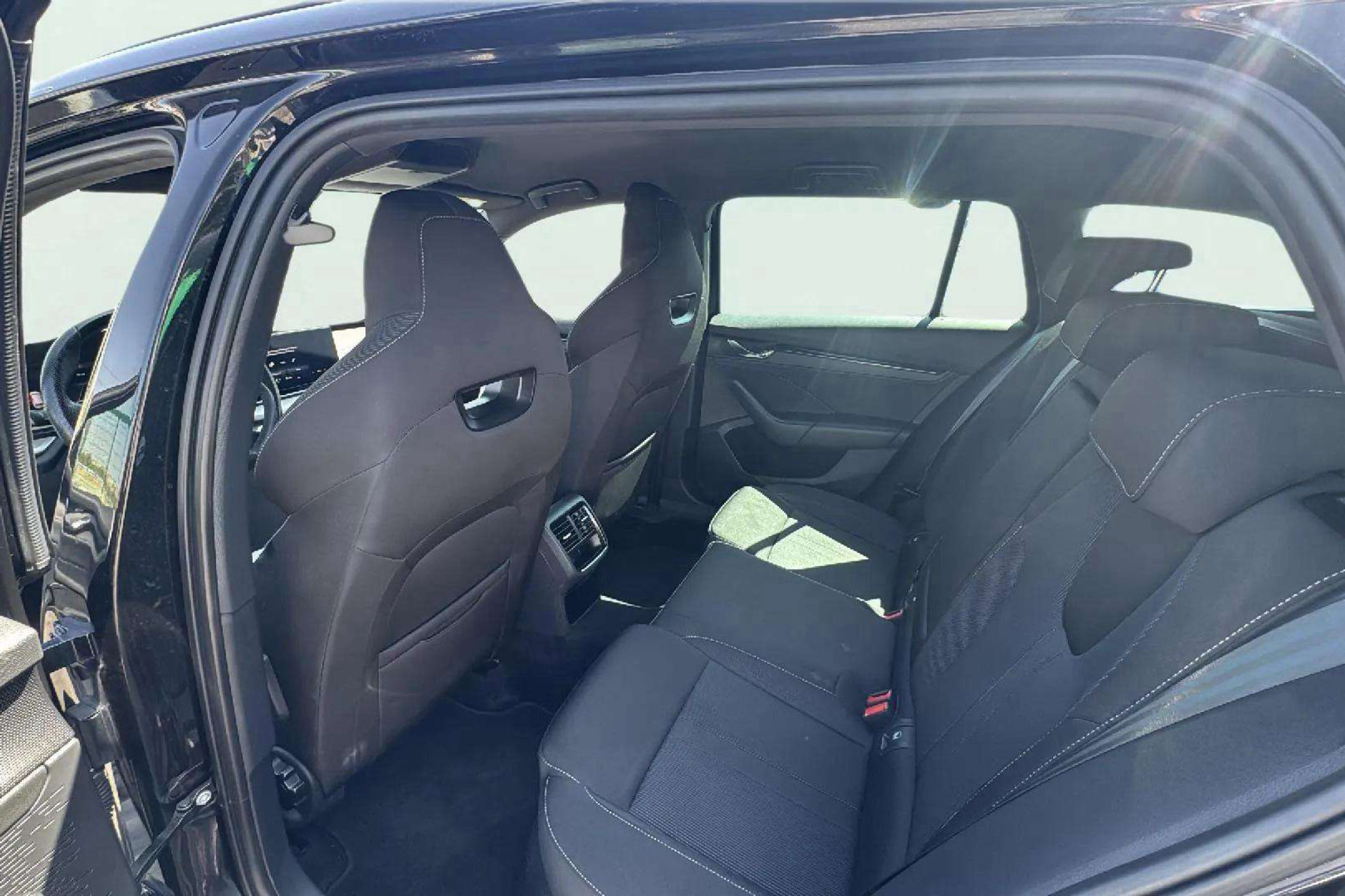 Škoda Octavia 2.0 TDI DSG Style - foto 13