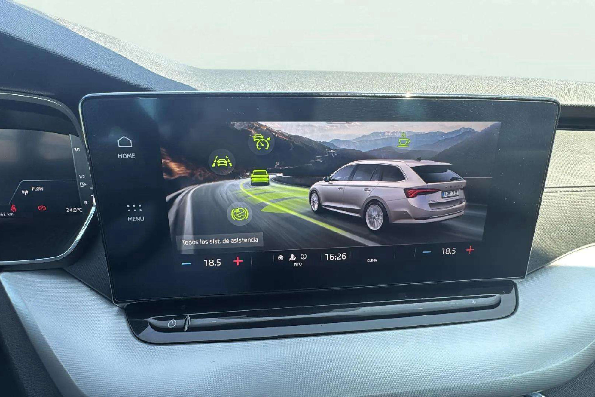 Škoda Octavia 2.0 TDI DSG Style - foto 29