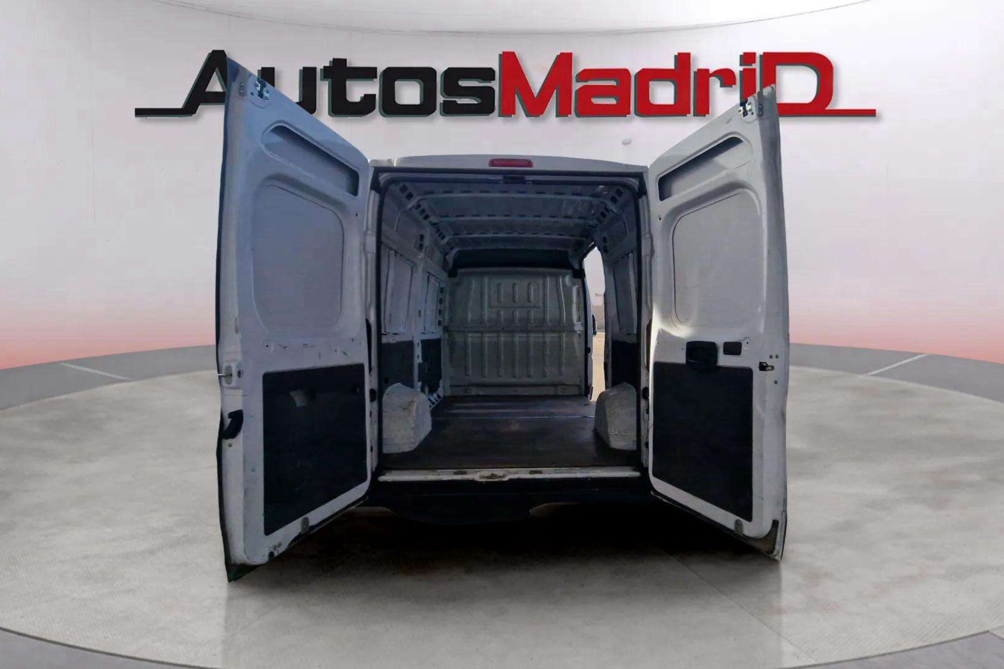 Opel Movano Furgón 3.3T L2 H2 2.2 BlueHDi 120 MT6 - foto 7