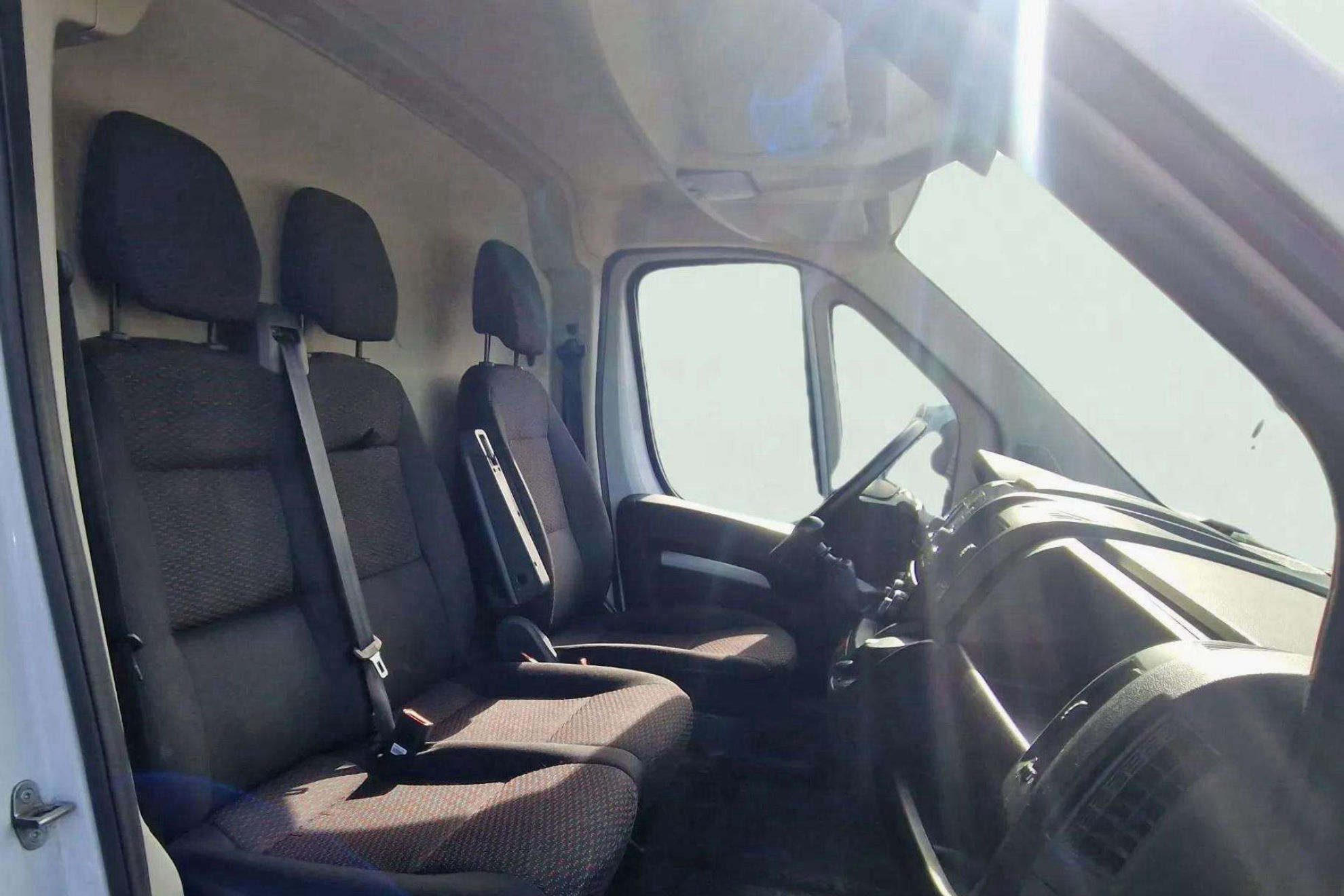 Opel Movano Furgón 3.3T L2 H2 2.2 BlueHDi 120 MT6 - foto 16