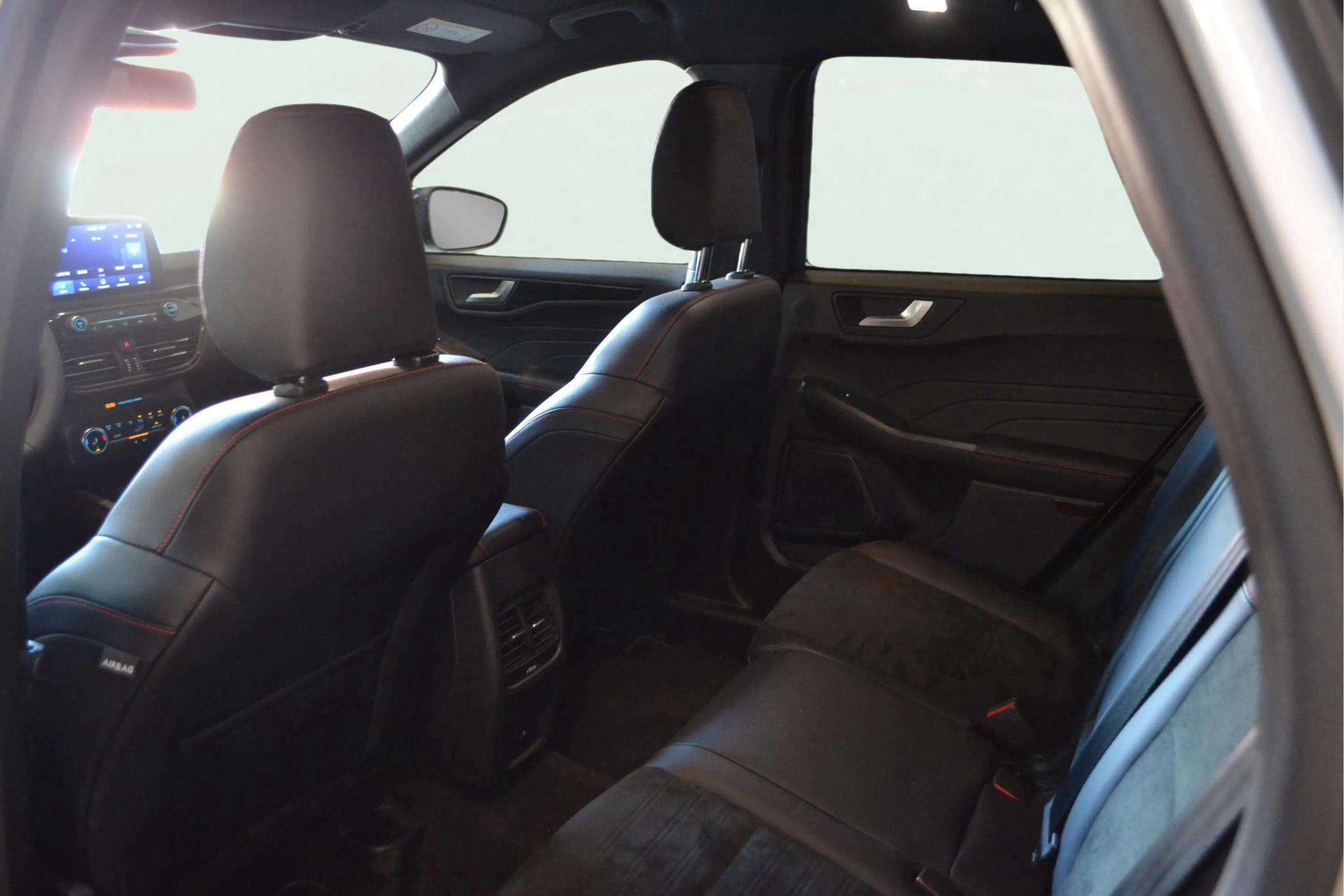 Ford Kuga ST-Line X 1.5T EcoBoost - foto 12