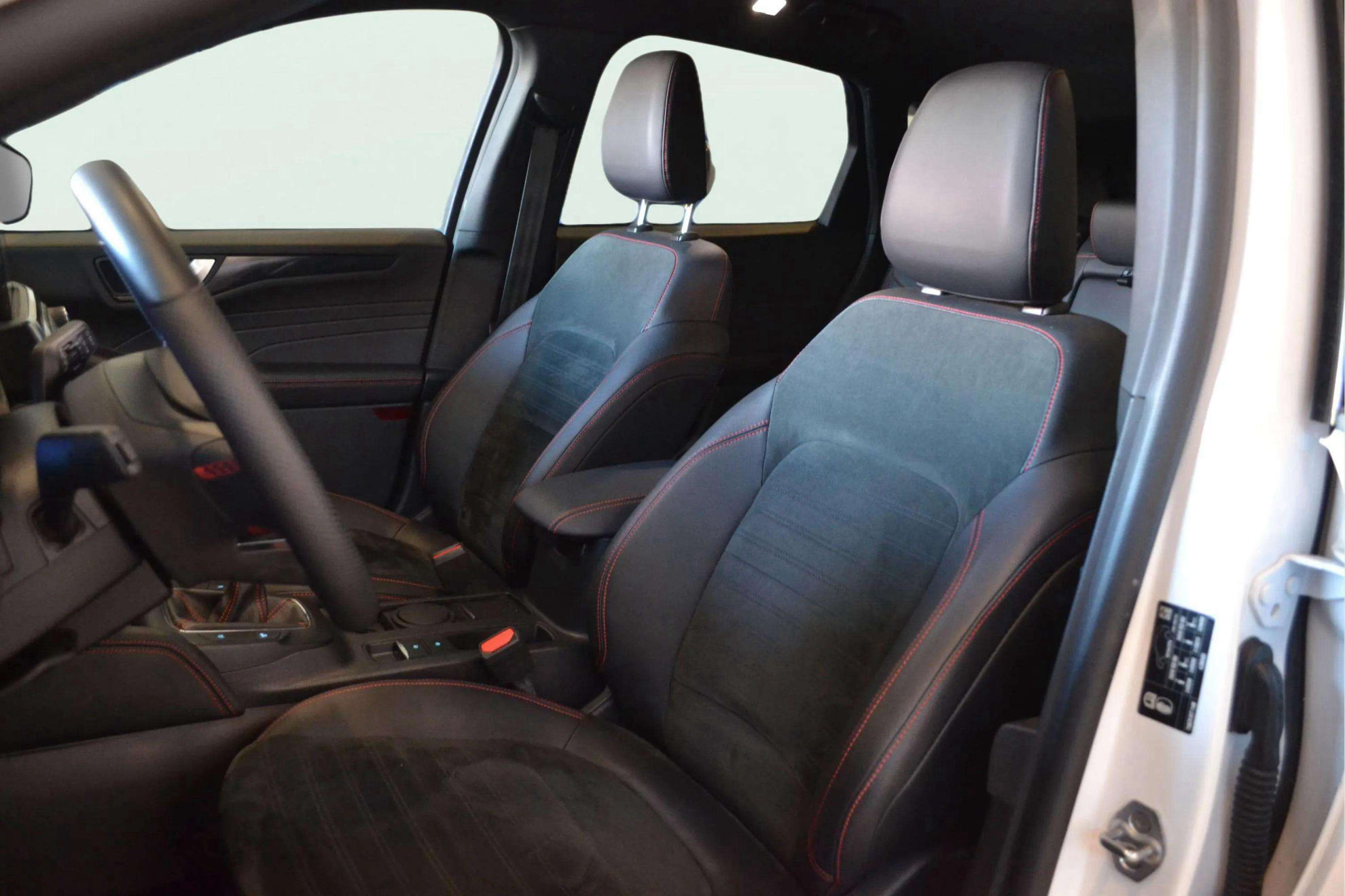 Ford Kuga ST-Line X 1.5T EcoBoost - foto 14