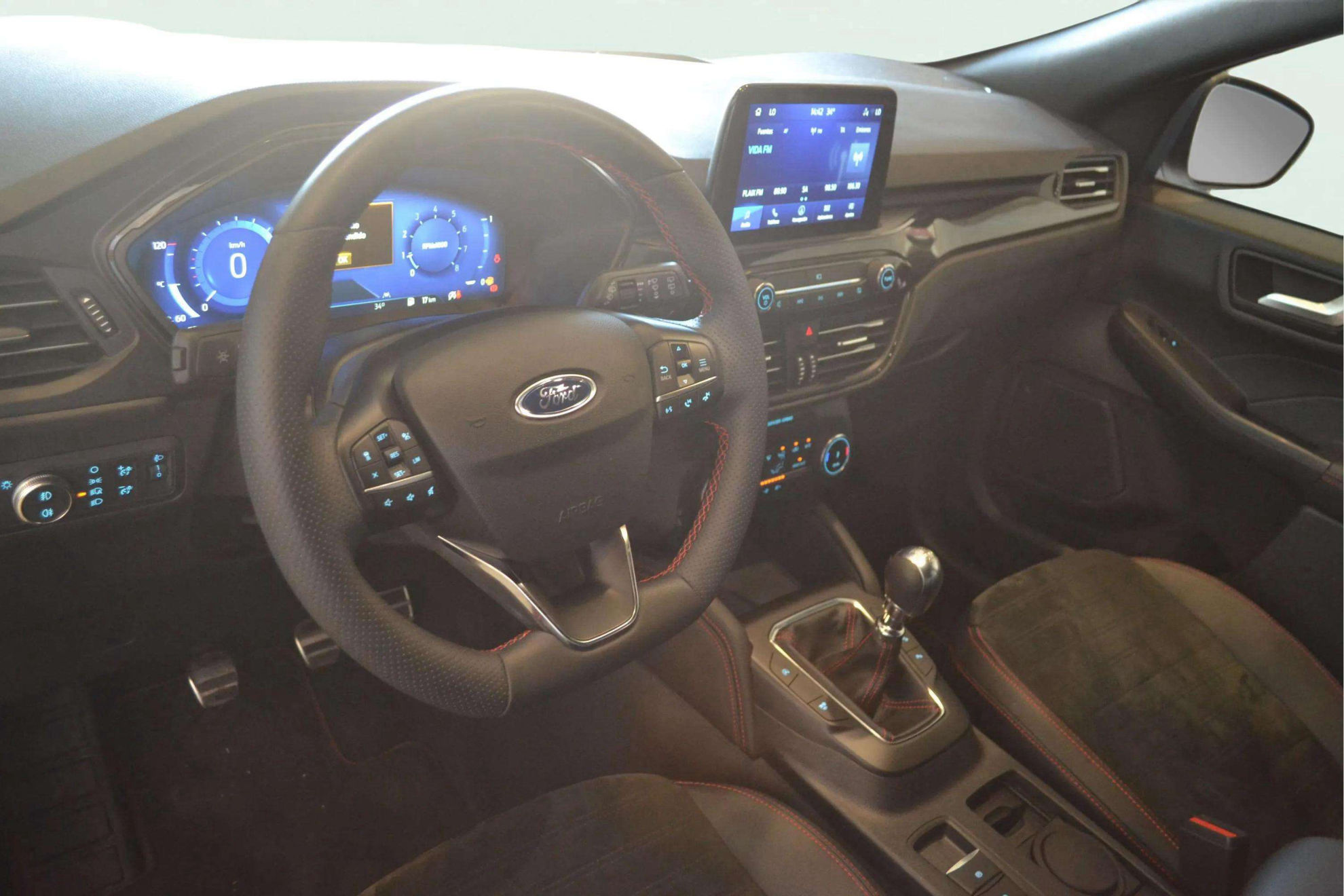 Ford Kuga ST-Line X 1.5T EcoBoost - foto 15
