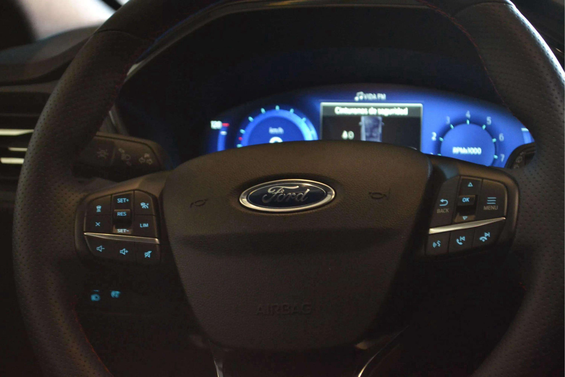 Ford Kuga ST-Line X 1.5T EcoBoost - foto 17