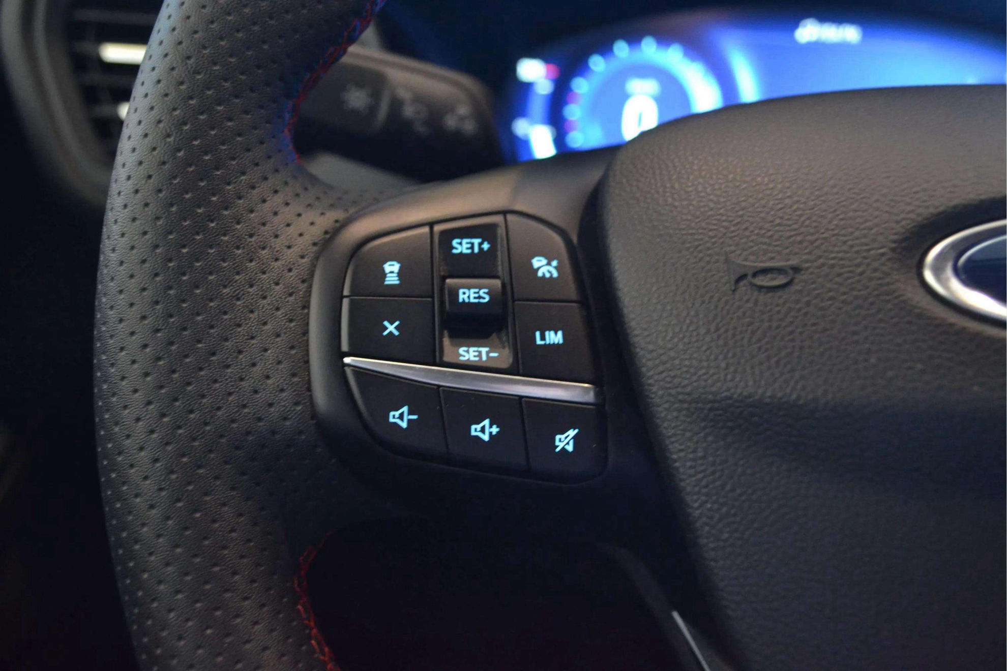Ford Kuga ST-Line X 1.5T EcoBoost - foto 19