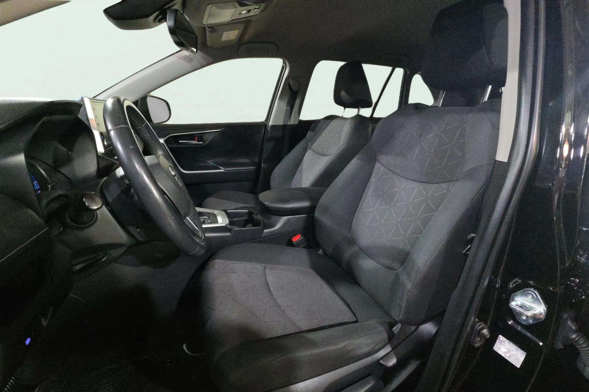 Toyota RAV4 2.5l 220H Advance - foto 13