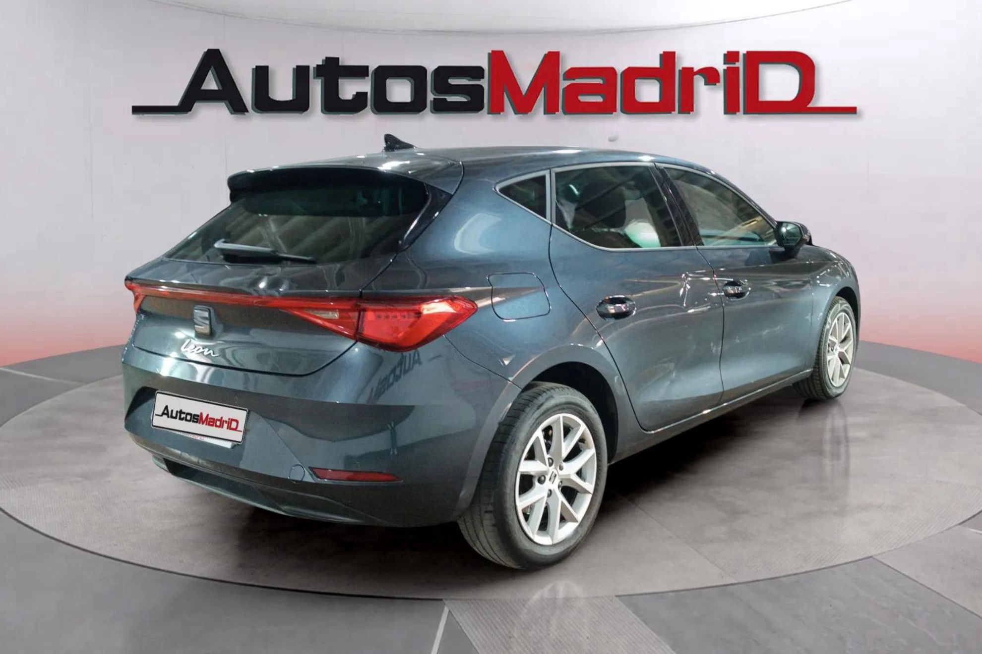 SEAT León 2.0 TDI DSG-7 Style Go - foto 8