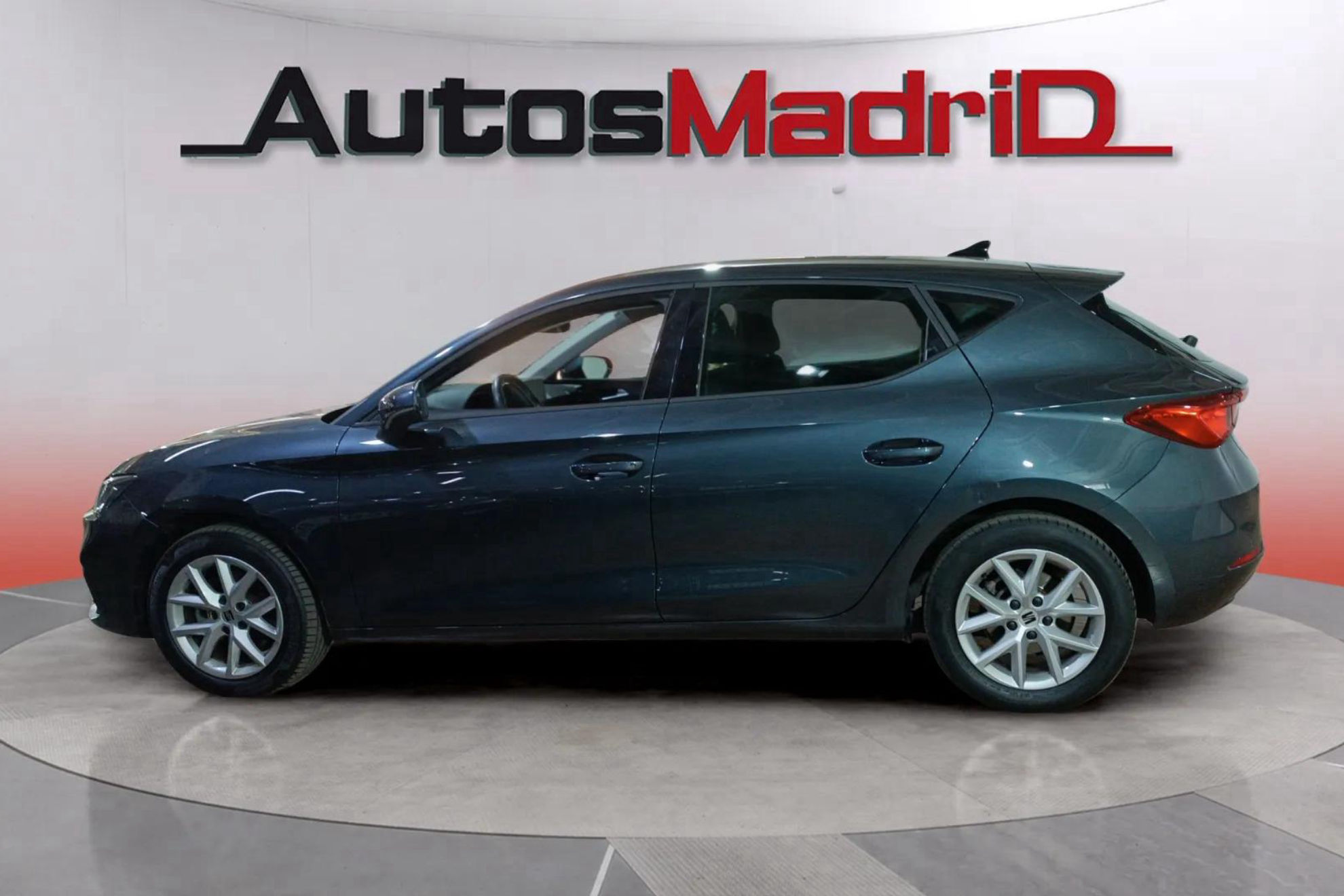 SEAT León 2.0 TDI DSG-7 Style Go - foto 4