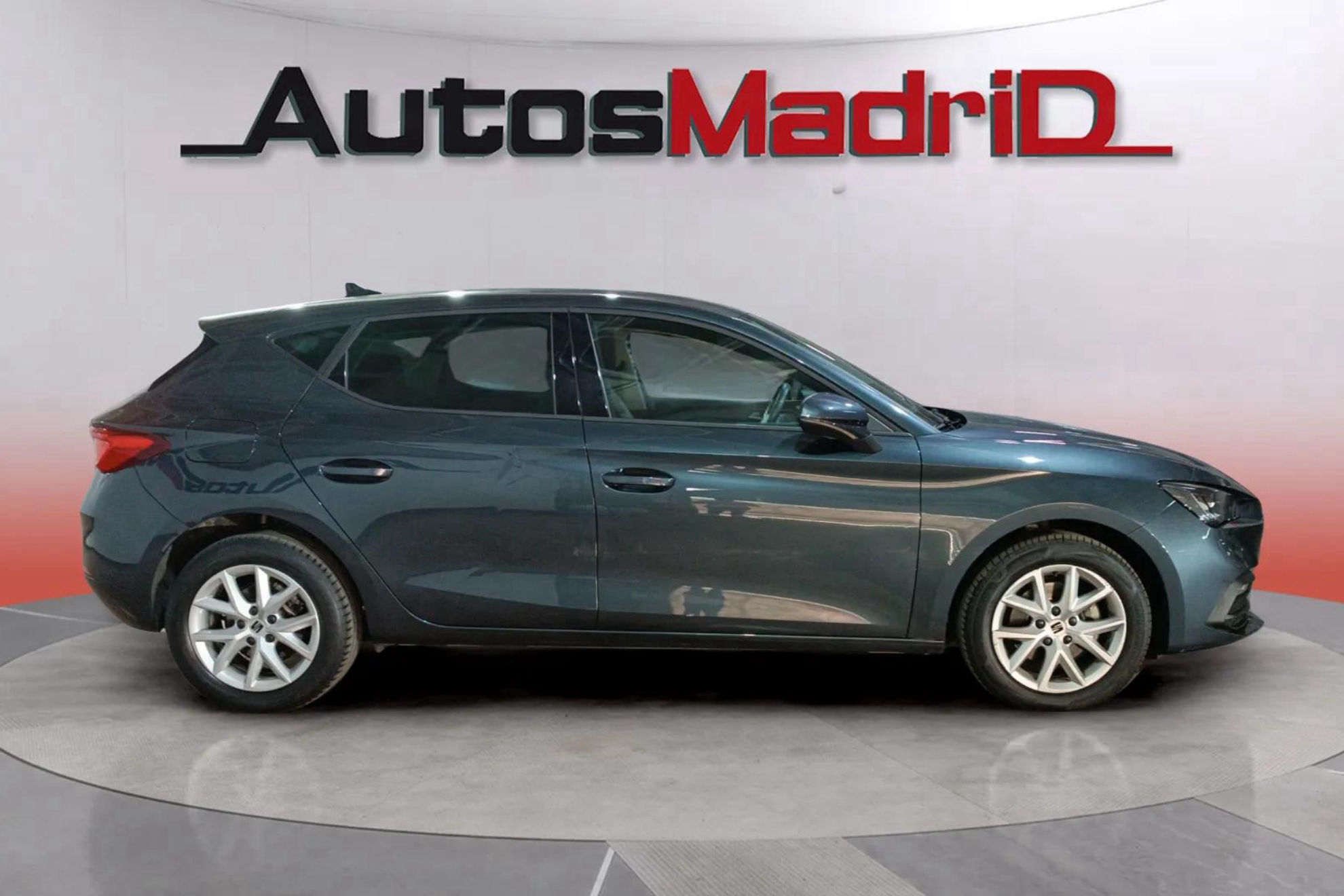 SEAT León 2.0 TDI DSG-7 Style Go - foto 9
