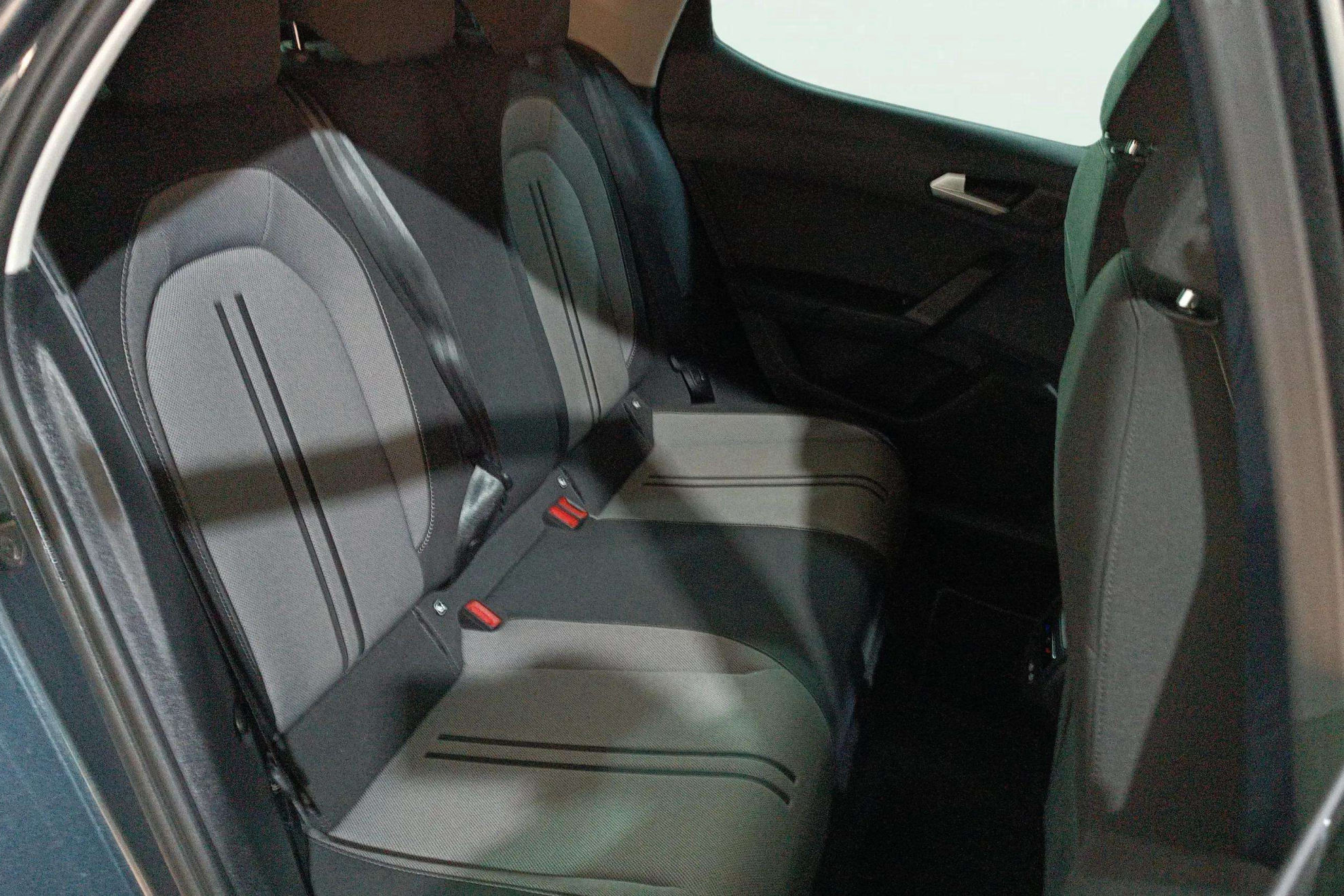 SEAT León 2.0 TDI DSG-7 Style Go - foto 15
