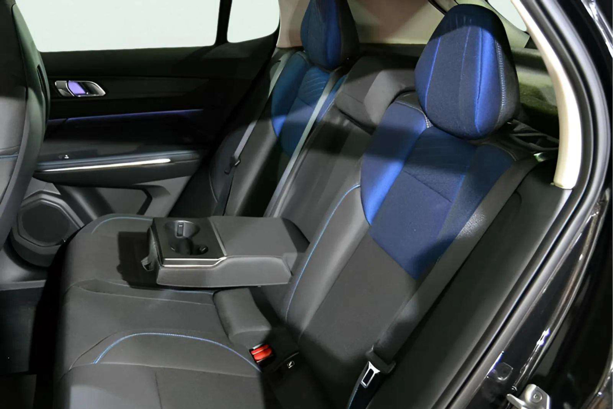 Lynk & Co 01 1.5 PHEV - foto 11