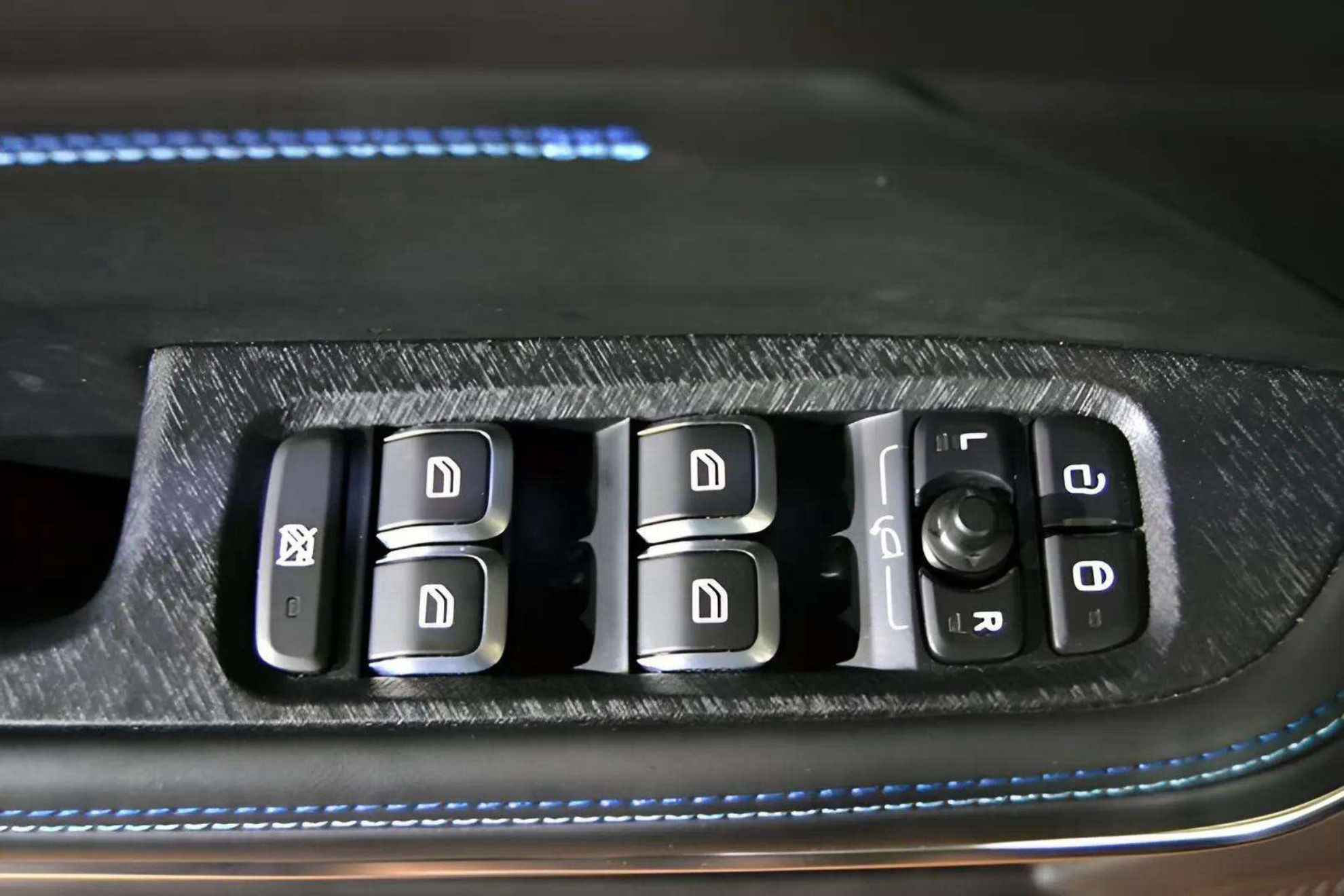 Lynk & Co 01 1.5 PHEV - foto 14