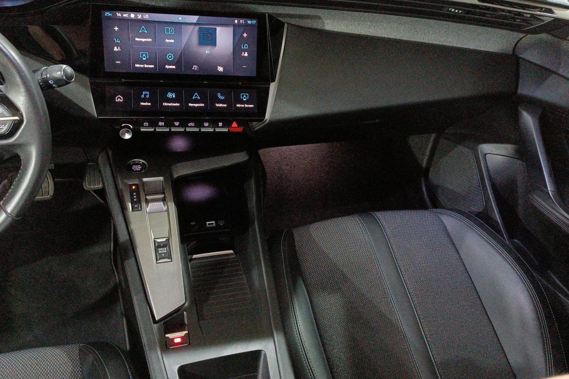 Peugeot 308 Allure BlueHDi 130 EAT8 - foto 11