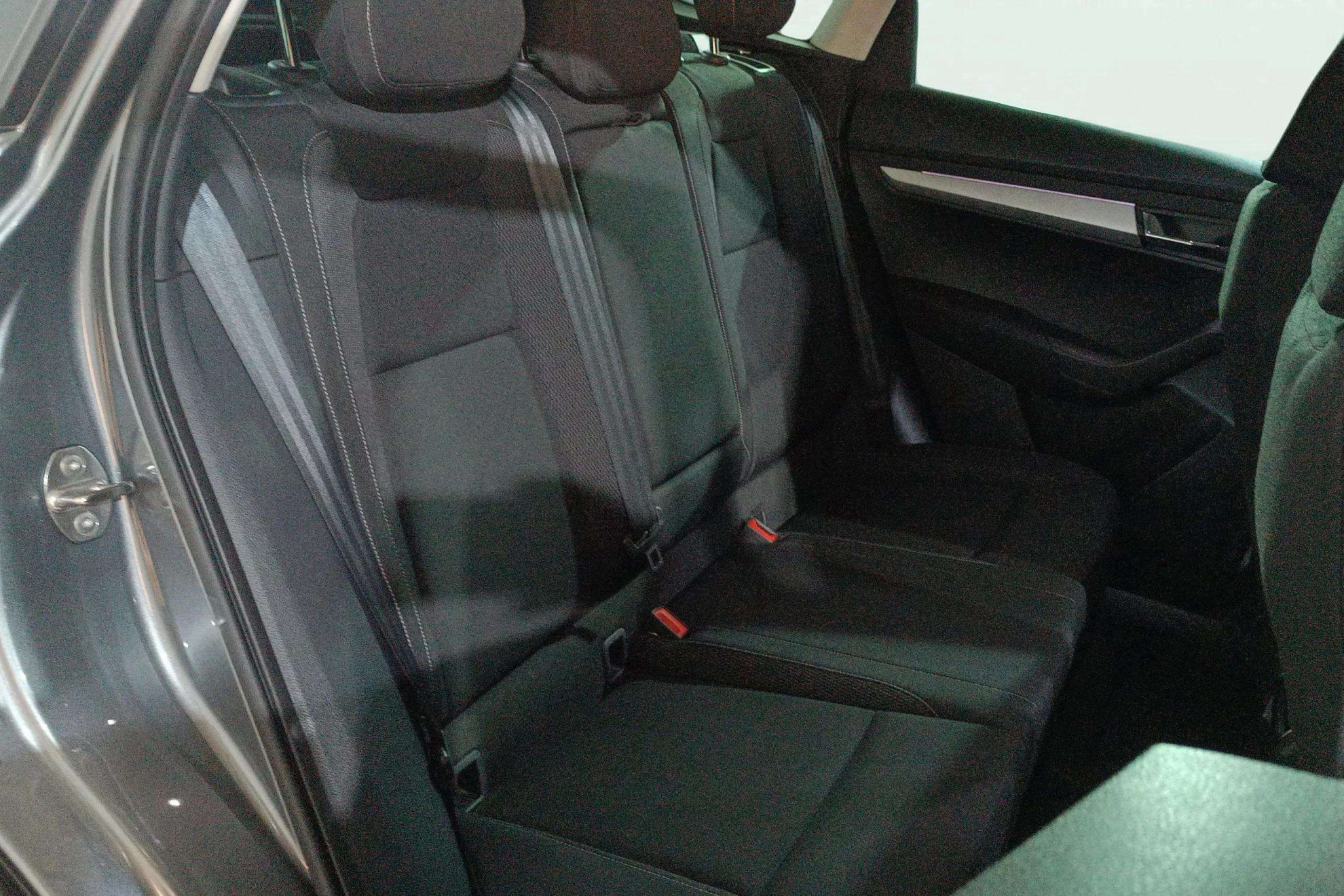 Škoda Karoq 1.5 TSI DSG ACT Selection - foto 15