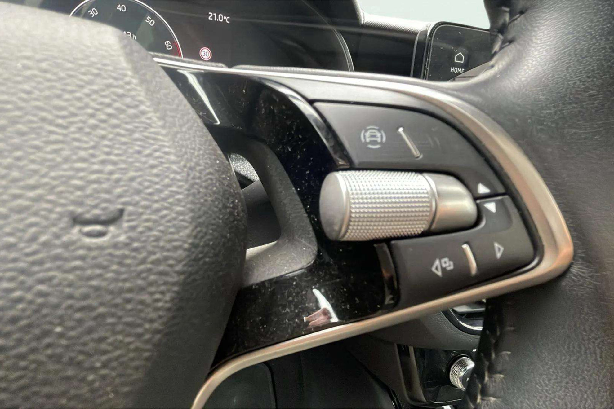Škoda Kamiq 1.0 TSI Selection - foto 14
