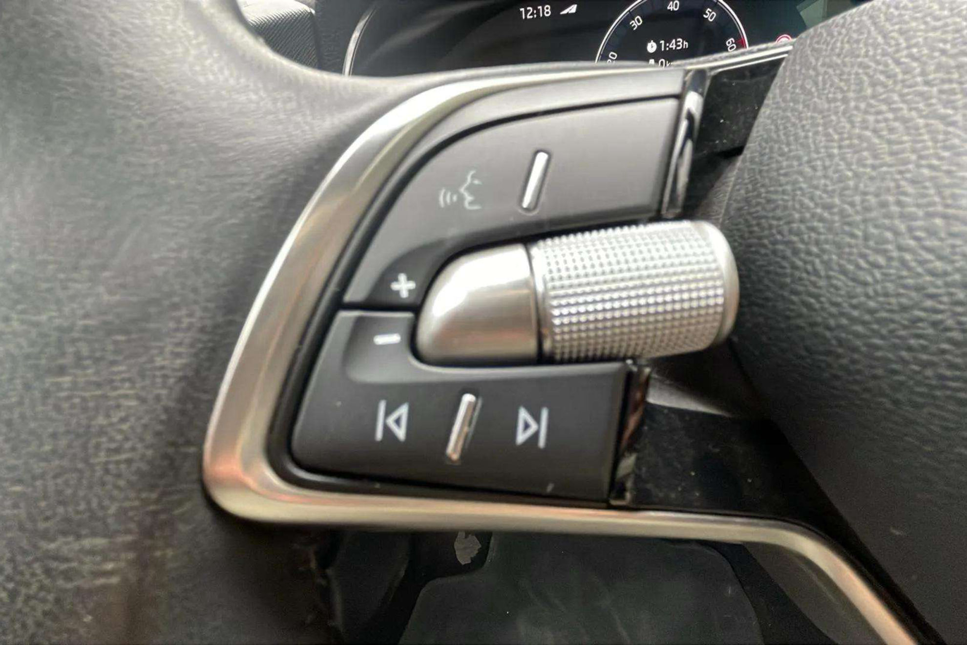 Škoda Kamiq 1.0 TSI Selection - foto 13