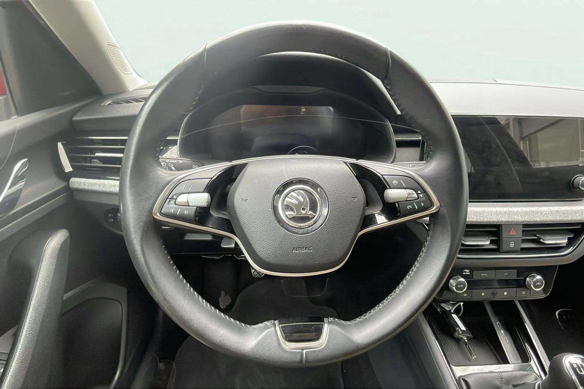 Škoda Kamiq 1.0 TSI Selection - foto 12