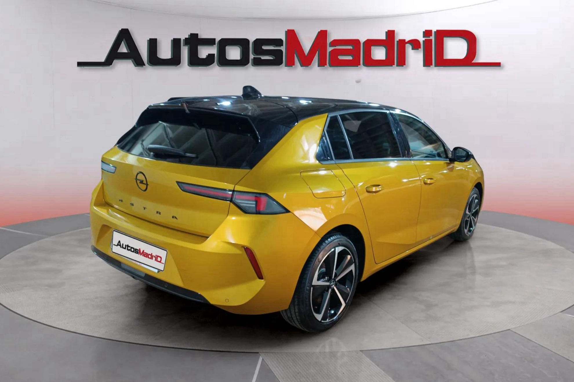 Opel Astra 1.2T XHT GS - foto 8