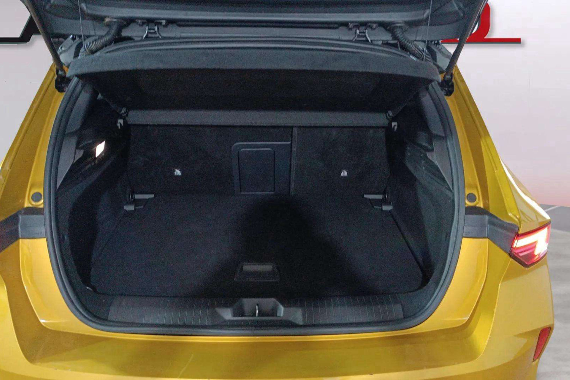 Opel Astra 1.2T XHT GS - foto 7