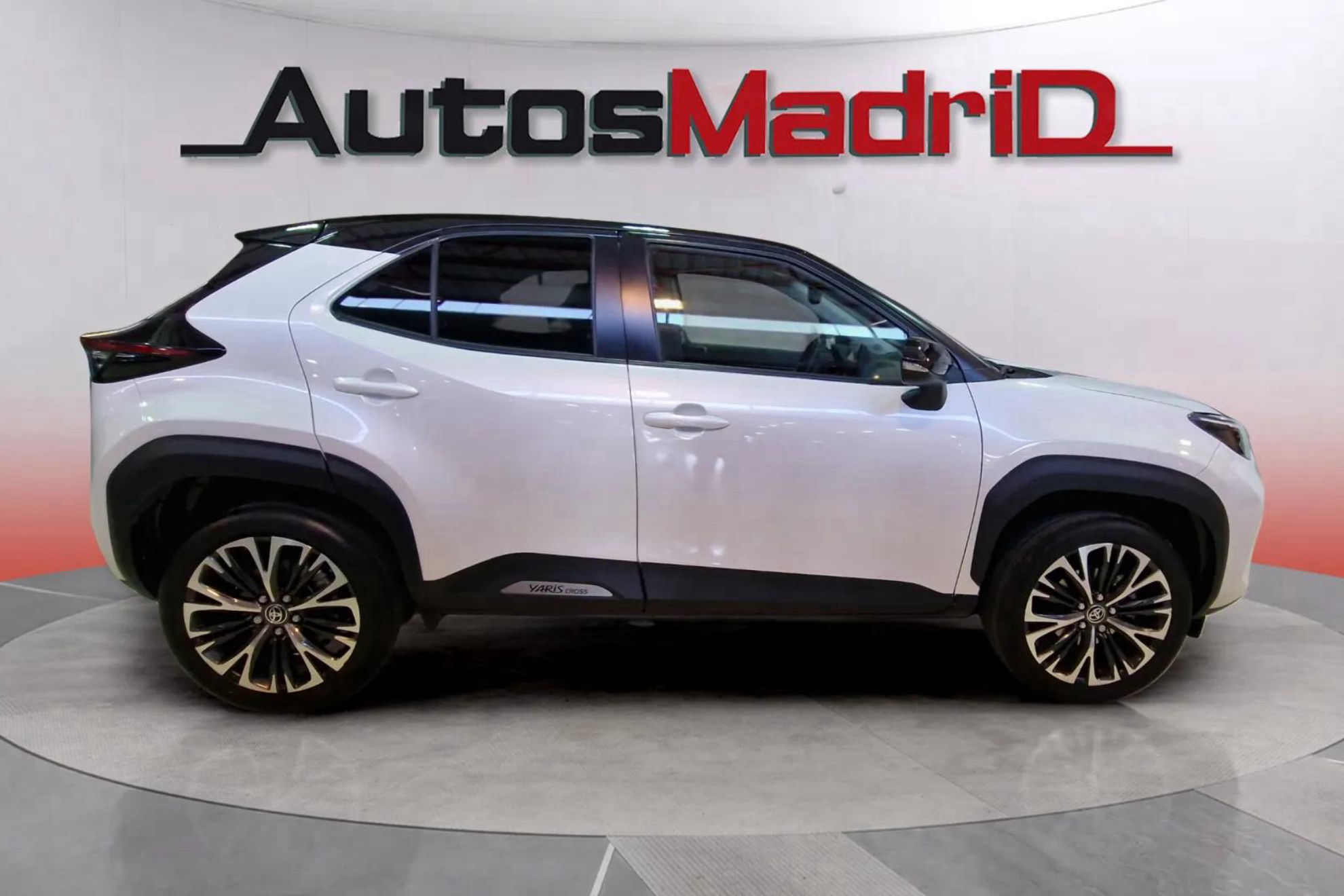 Toyota Yaris Cross 1.5 120H Style Bi-Tono - foto 9